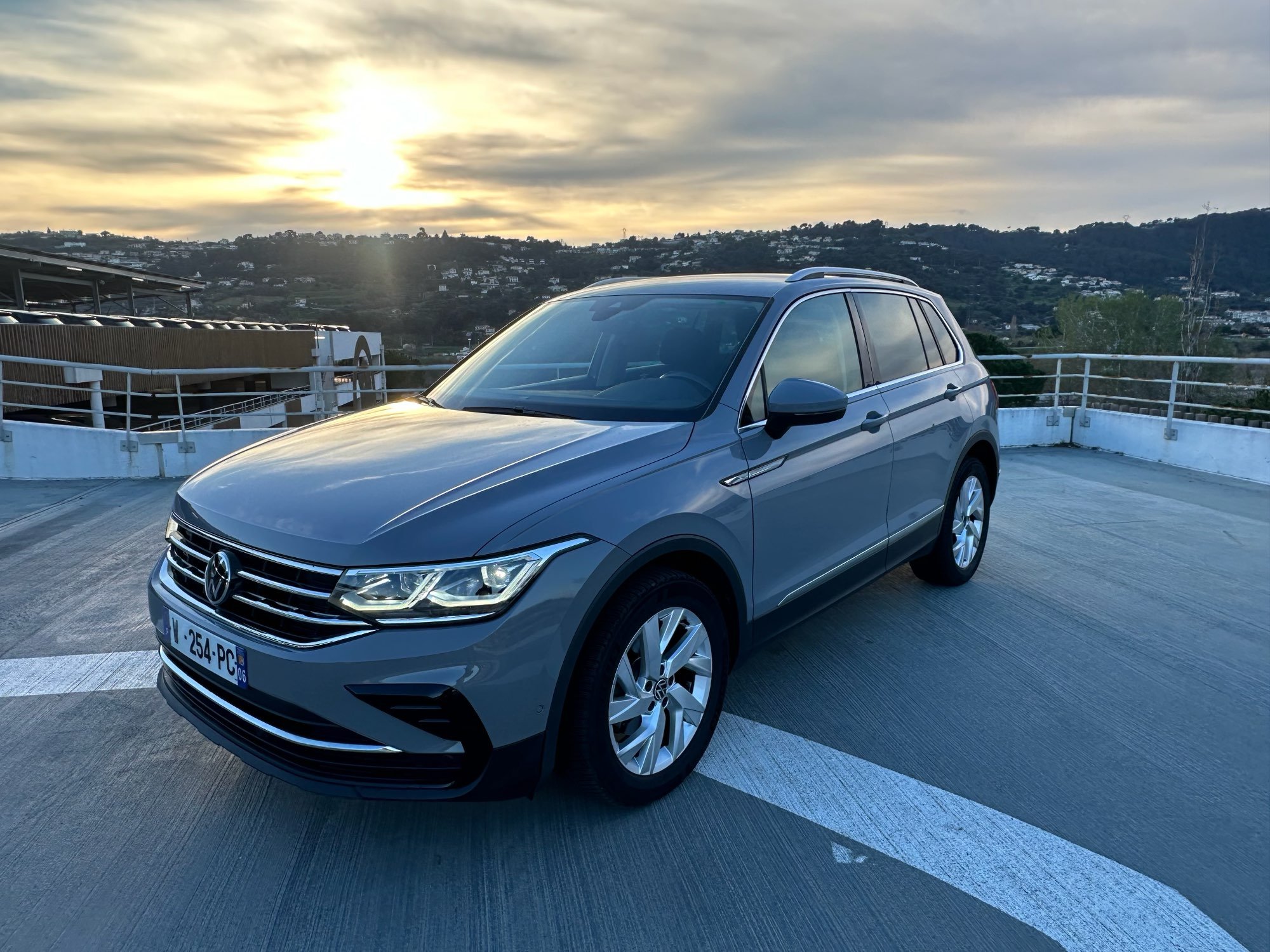 Volkswagen Tiguan 1.5 TSI Carat - Petrol - Automatic - 149 hp - 92.100 km