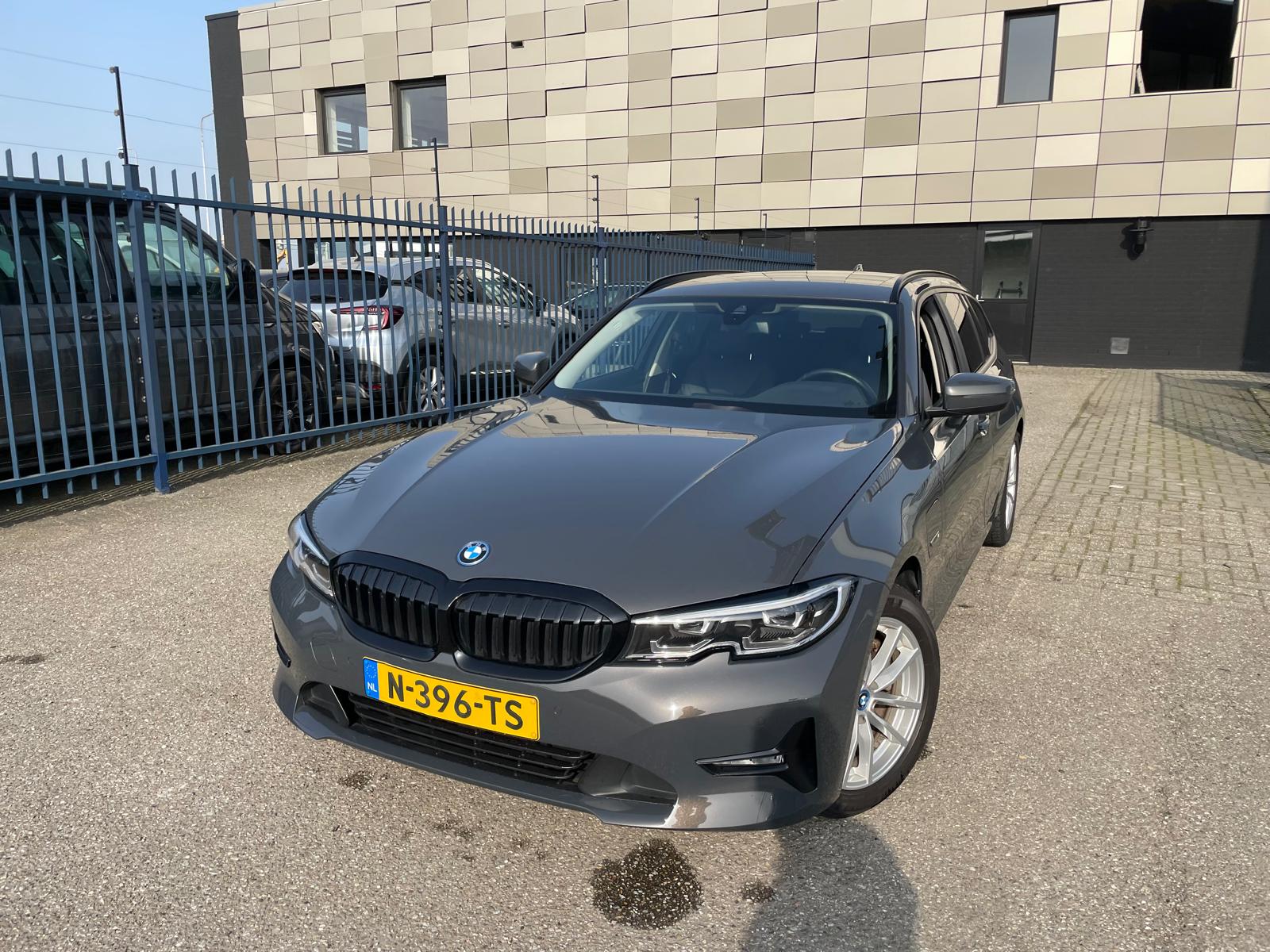 BMW 3 Series Touring 320e Business - Hybrid - Automatic - 163 hp - 109.952 km