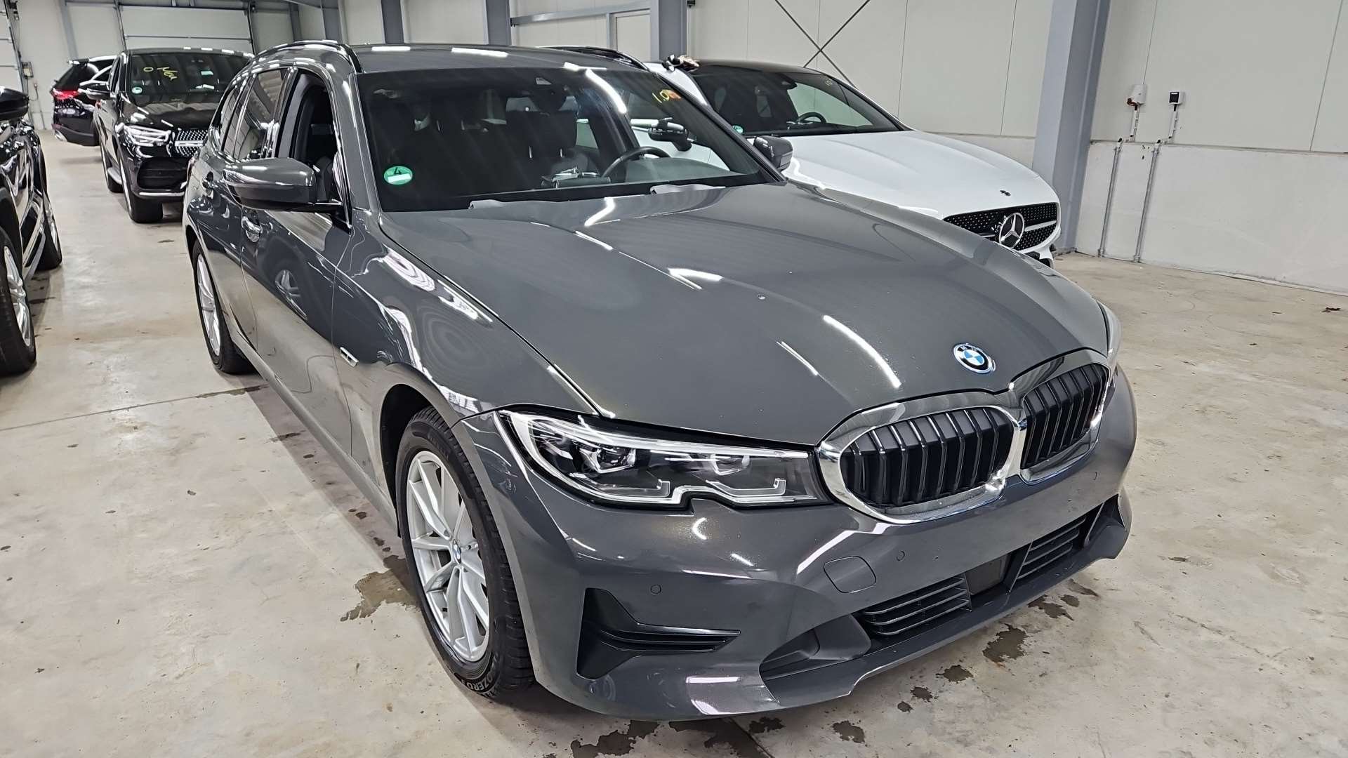 BMW 3 Series Touring 320e Advantage - Hybrid - Automatic - 163 hp - 121.754 km Advantage