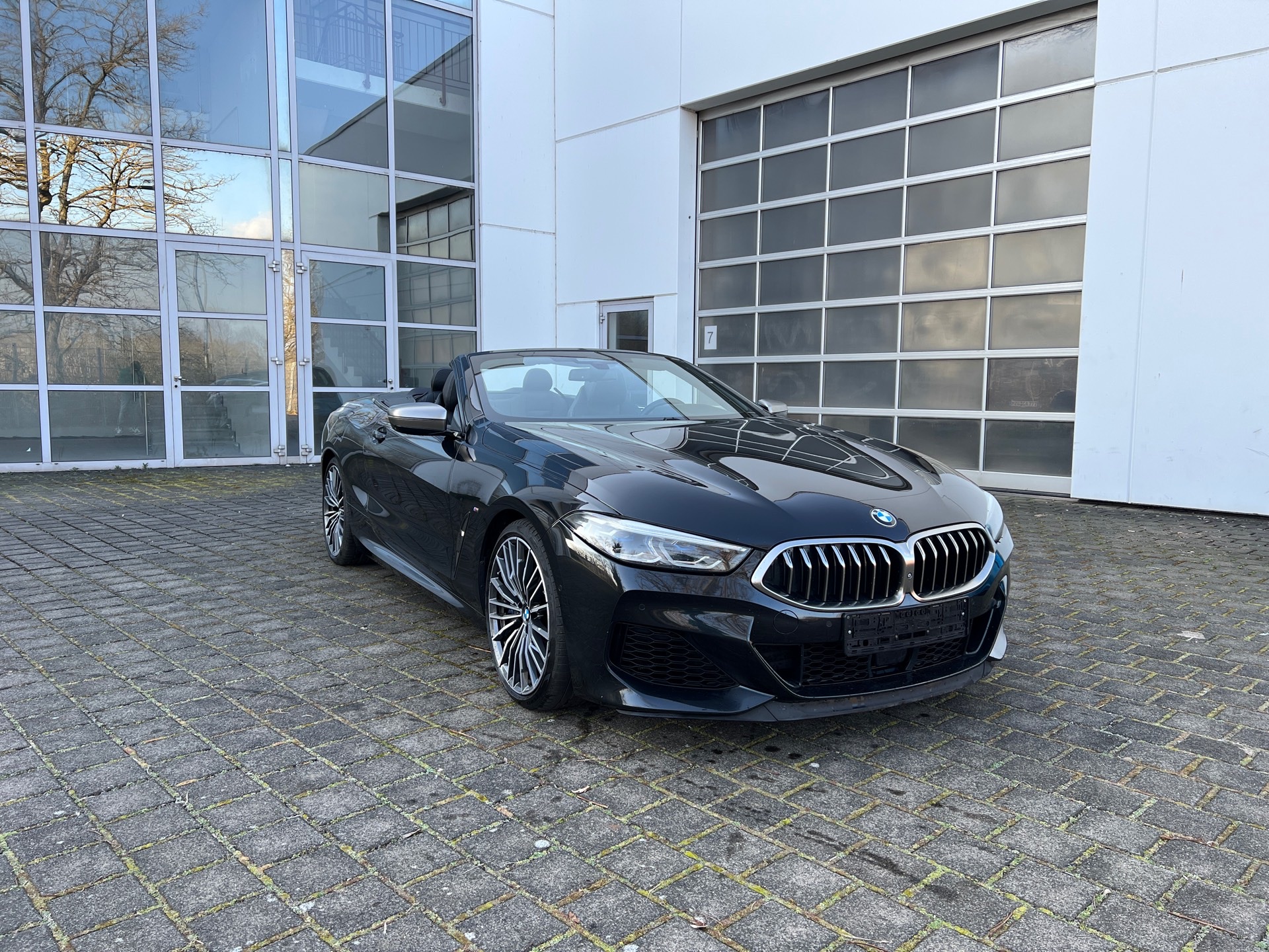 BMW 8 Series M850 4.4 - xDrive - Petrol - Automatic - 530 hp - 61.771 km 