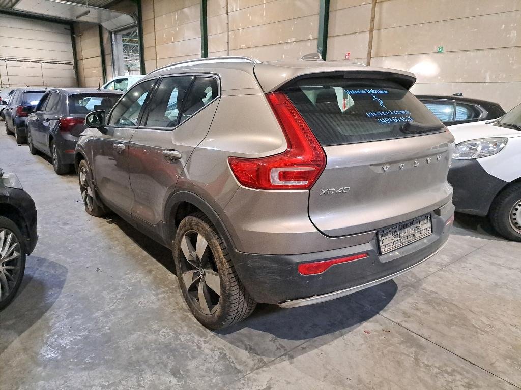 Volvo XC40 2.0 D3 Momentum Pro - Diesel - Automatic - 150 hp - 109.307 km