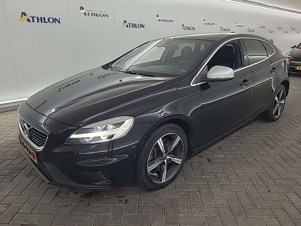 Volvo V40 T3 R-Design - Petrol - Automatic - 152 hp - 148.167 km