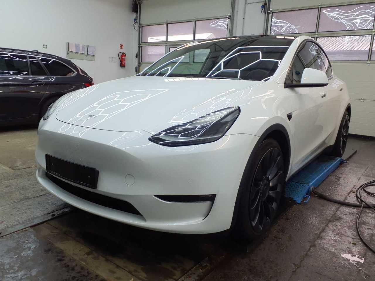 Tesla Model Y Performance - Dual Motor - Electric - Automatic - 534 hp - 103.298 km
