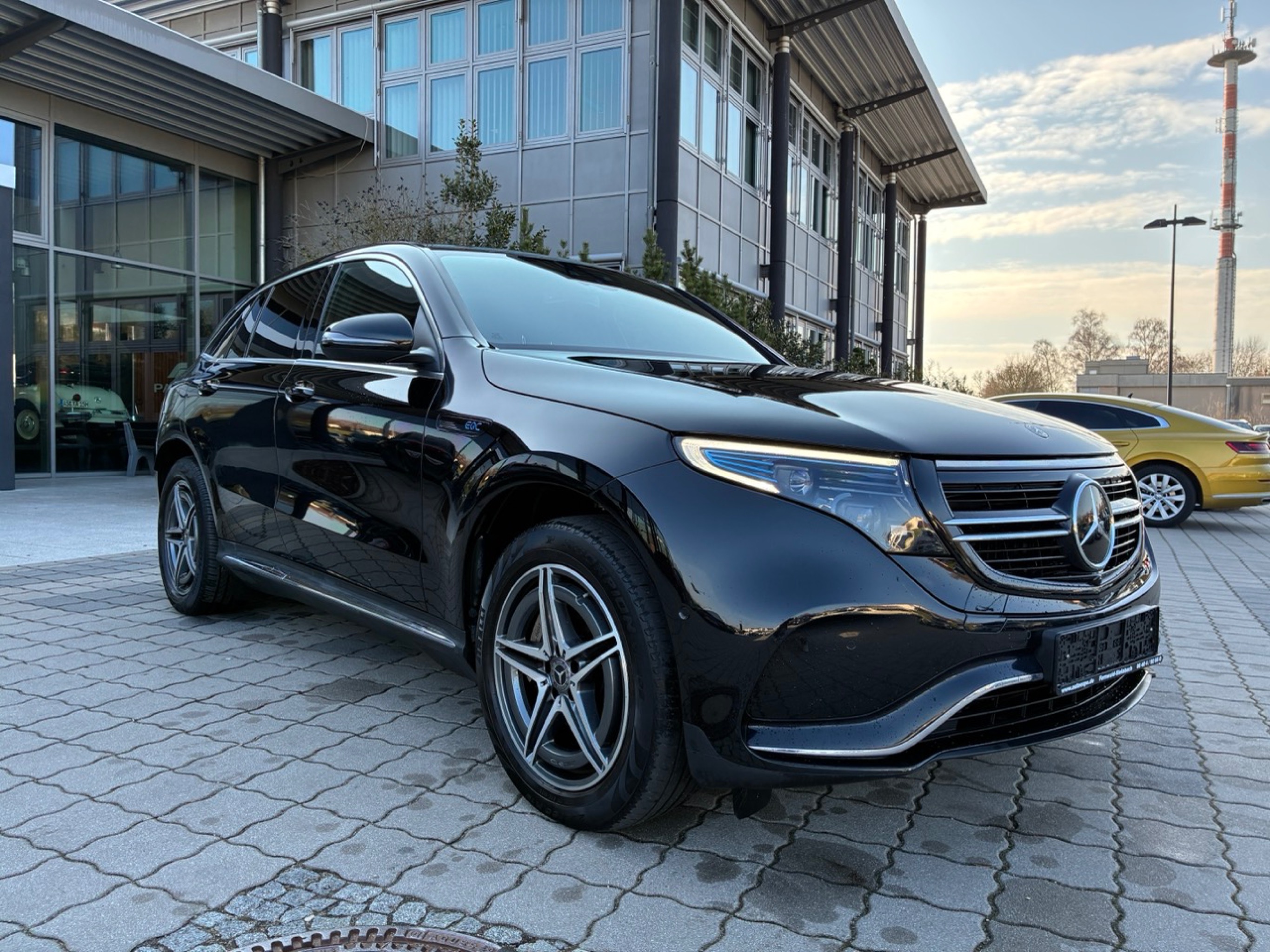 Mercedes-Benz EQC 400 AMG Line - 4-Matic - Electric - Automatic - 408 hp - 105.611 km AMG Line