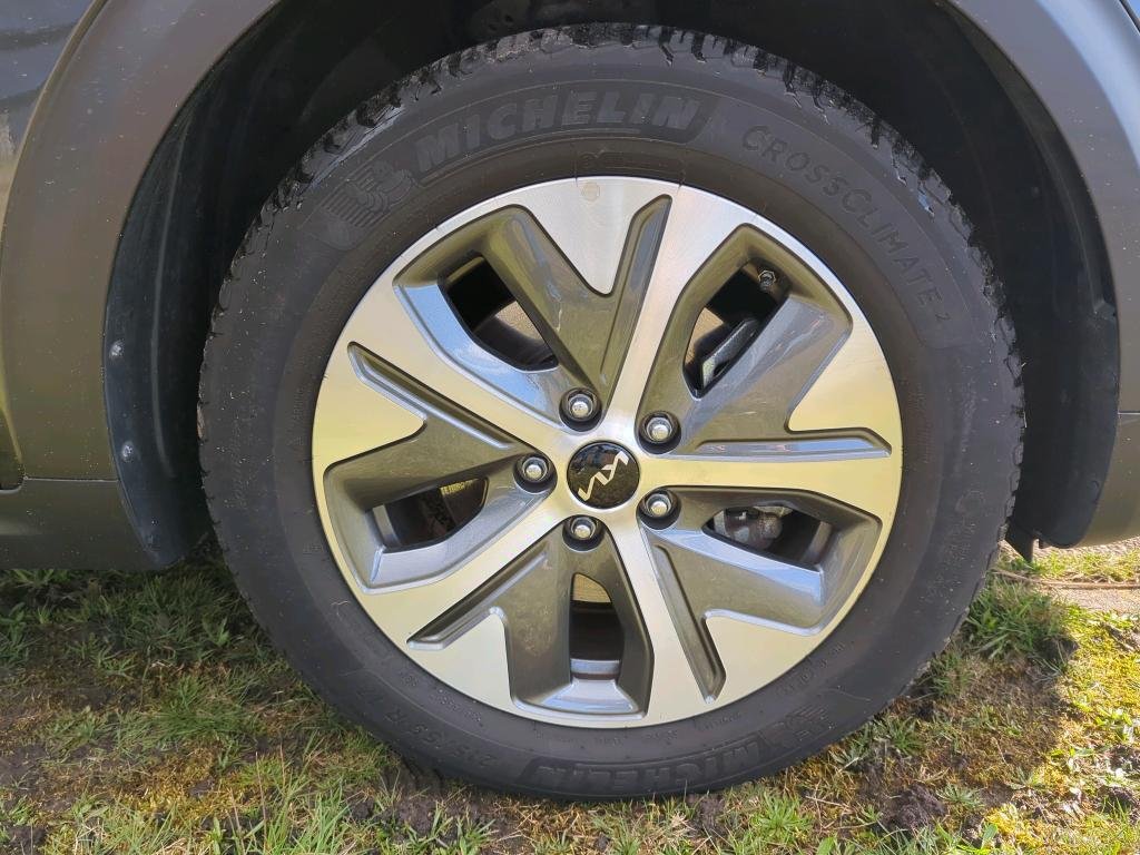 Kia Niro 65 kWh 17