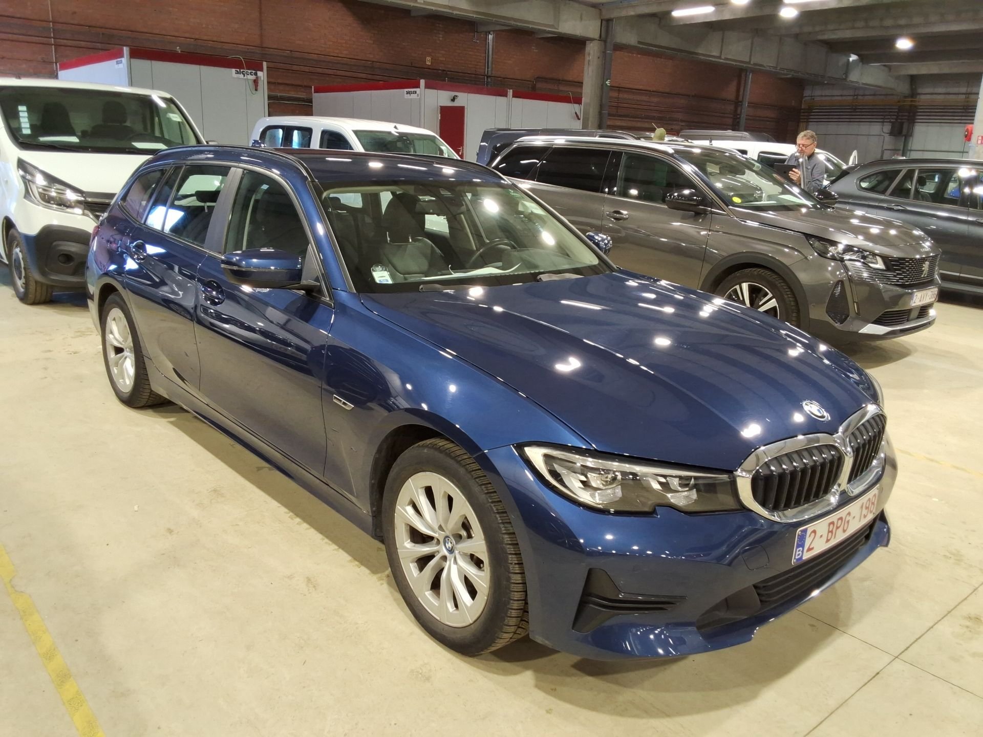 BMW 3 Series Touring 320e Business Design - Hybrid - Automatic - 163 hp - 78.203 km Business Design