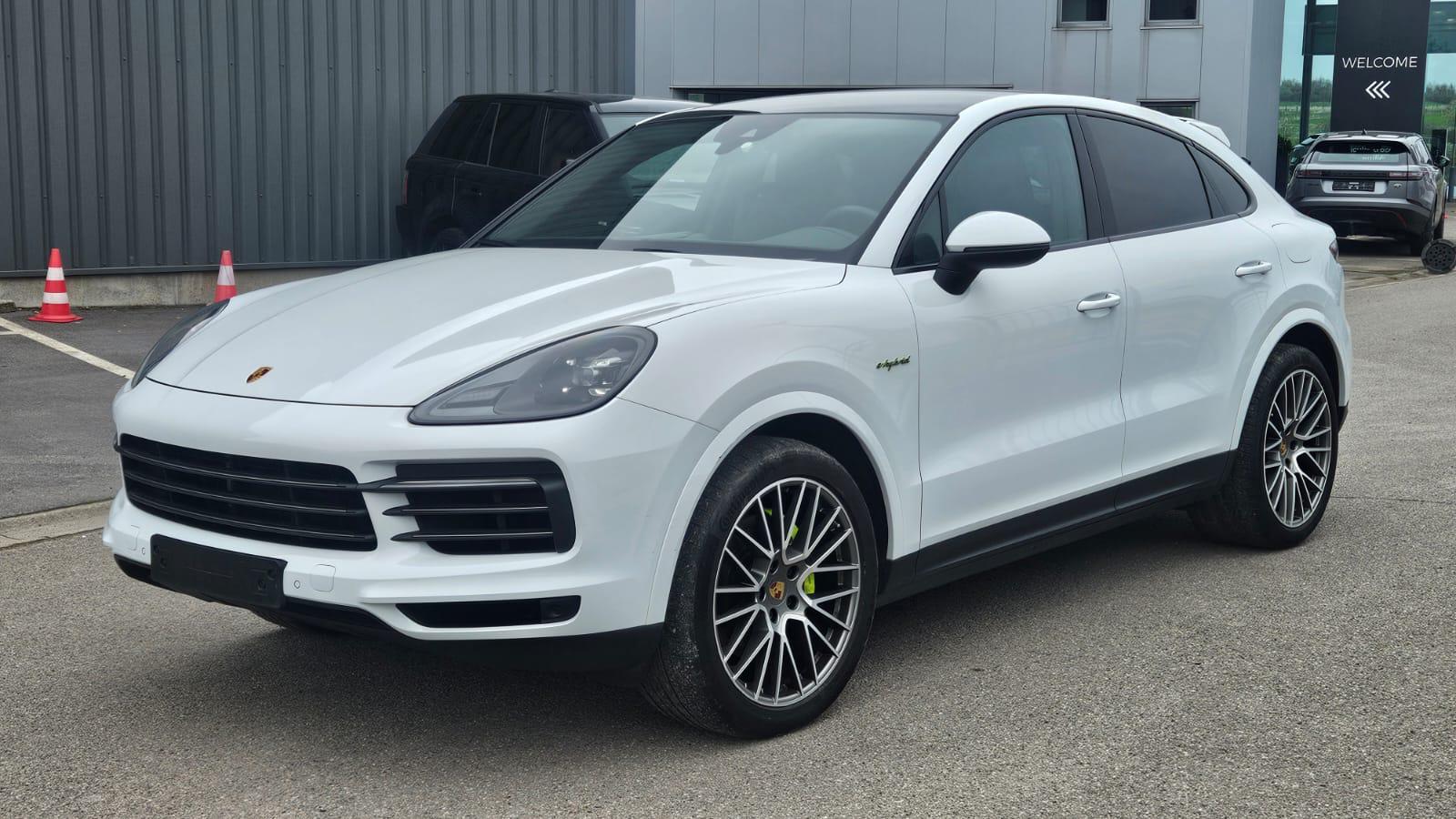 Porsche Cayenne 3.0 - Hybrid - Automatic - 339 hp - 82.547 km