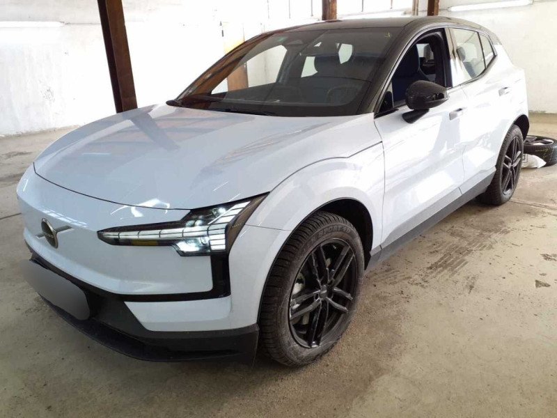Volvo EX30 Performance Plus - Electric - Automatic - 428 hp - 22.728 km