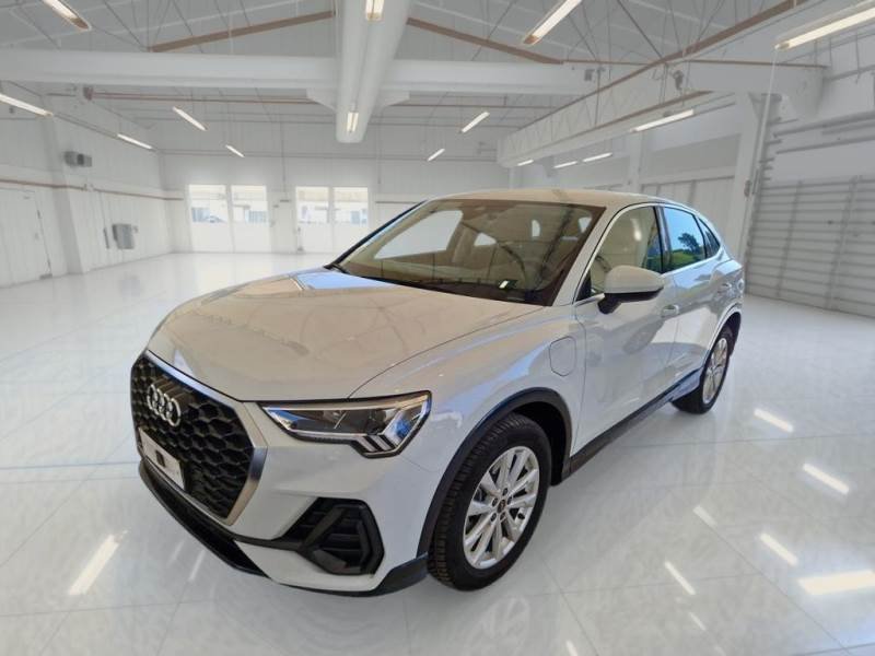 Audi Q3 Sportback 45 TFSIe Business - Hybrid - Automatic - 245 hp - 93.544 km Business
