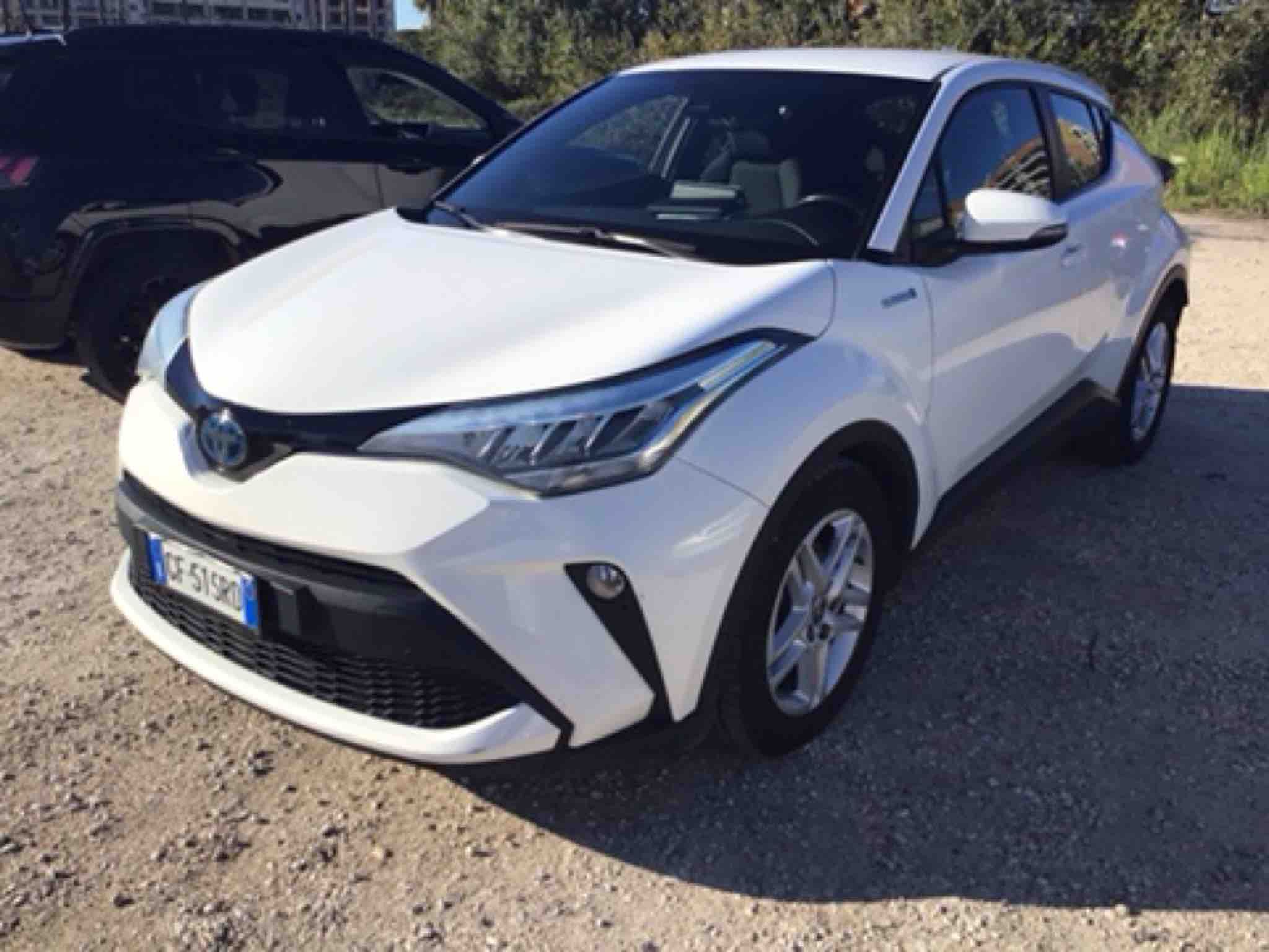 Toyota C-HR 1.8 Active - Hybrid - Automatic - 98 hp - 69.964 km