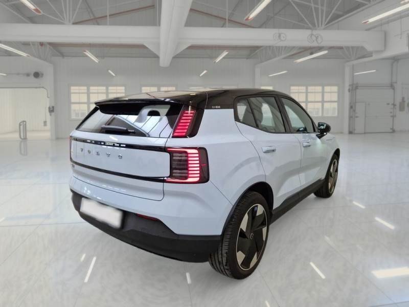 Volvo EX30 Extended Range Plus - Electric - Automatic - 102 hp - 13.211 km