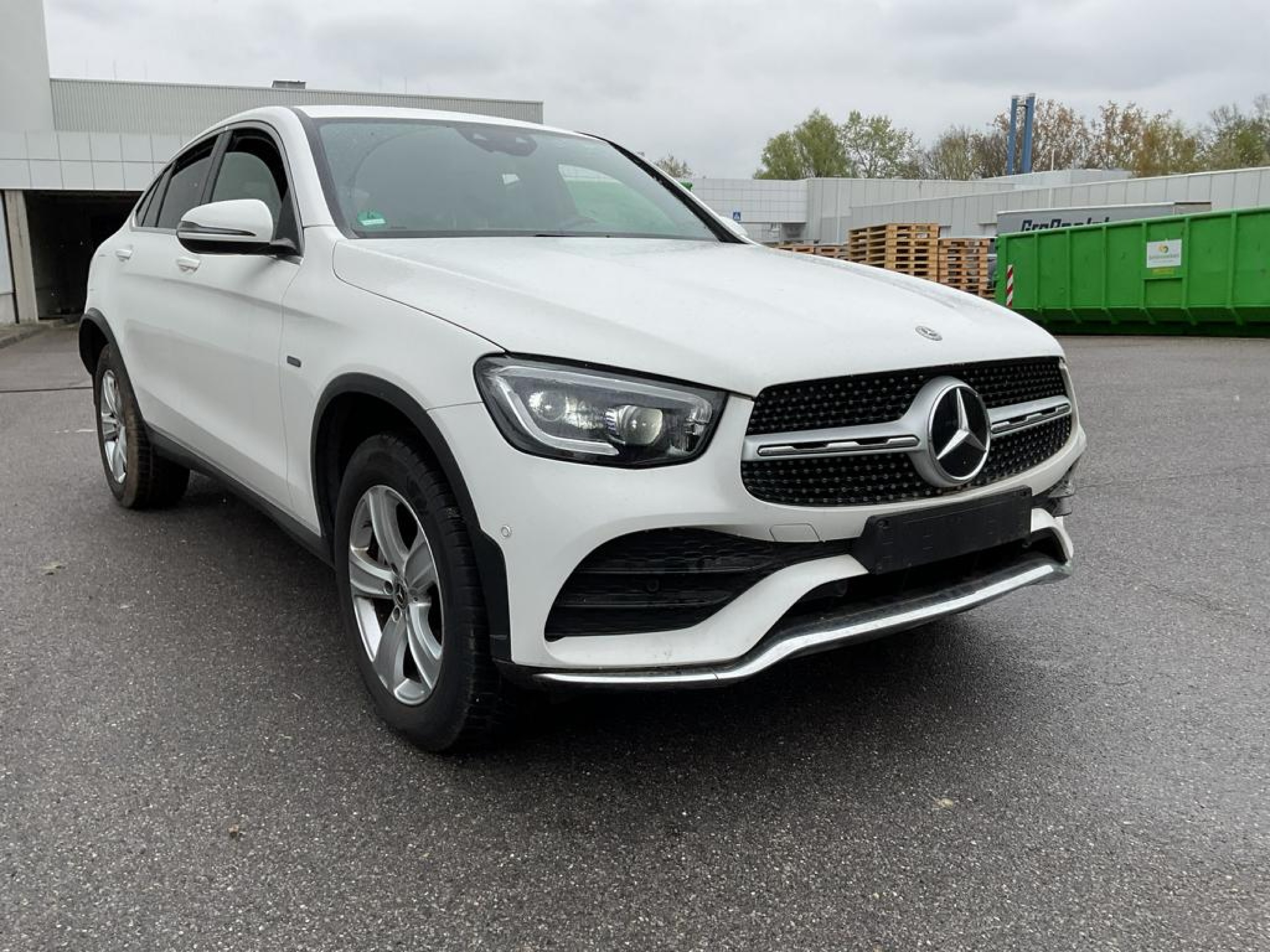 Mercedes-Benz GLC Coupé 300e AMG Line - 4-Matic - Hybrid - Automatic - 211 hp - 73.494 km AMG Line