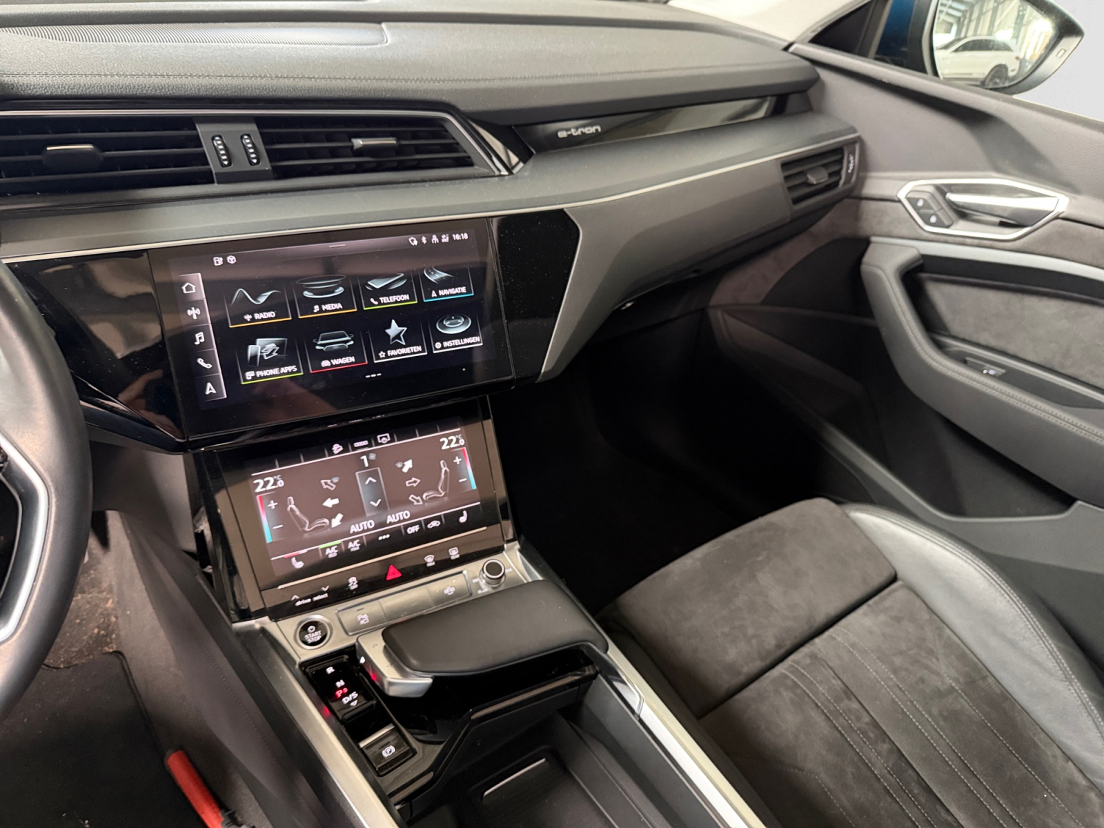 Foto 16 van Audi e-tron sportback