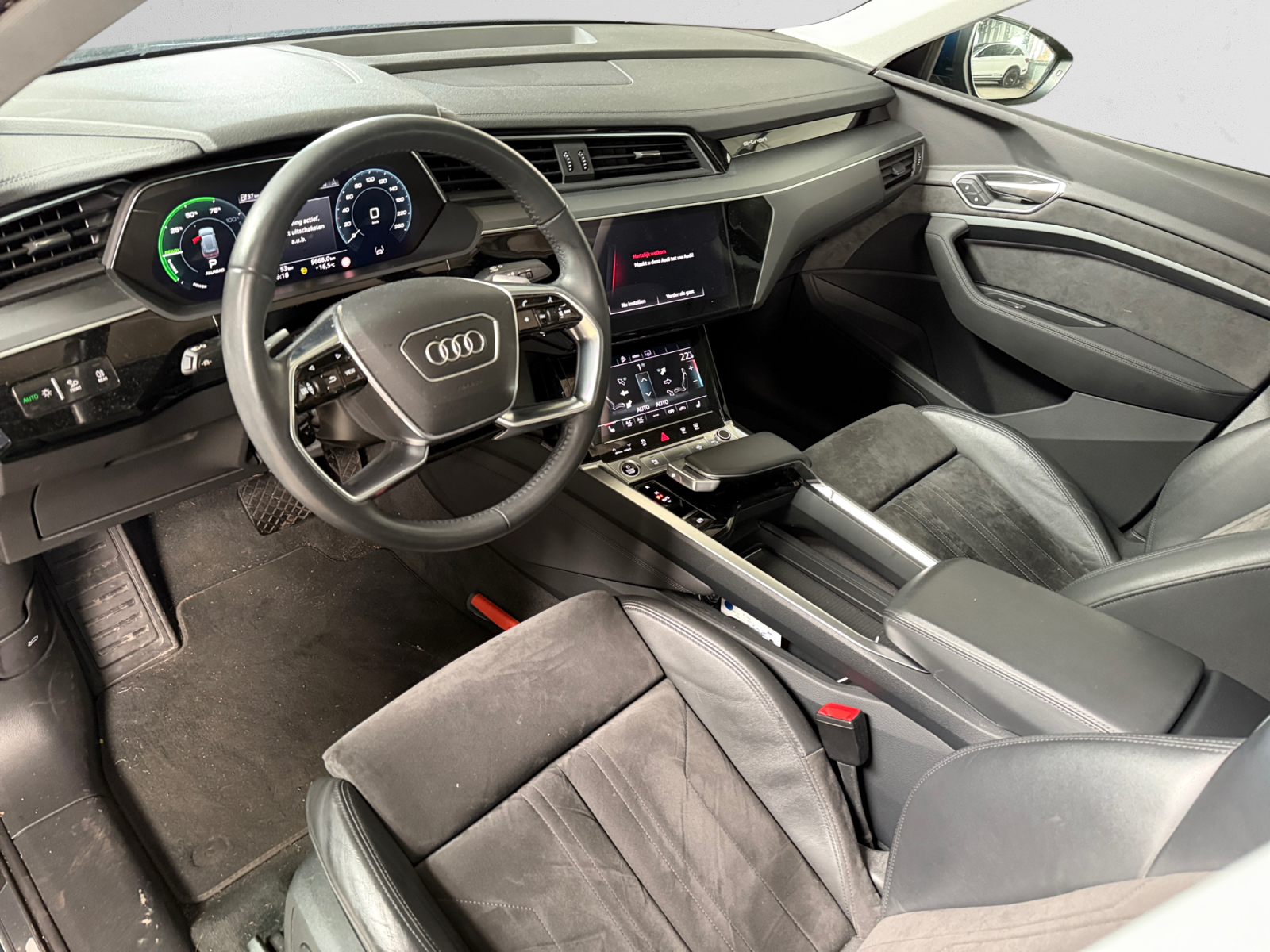Foto 10 van Audi e-tron sportback