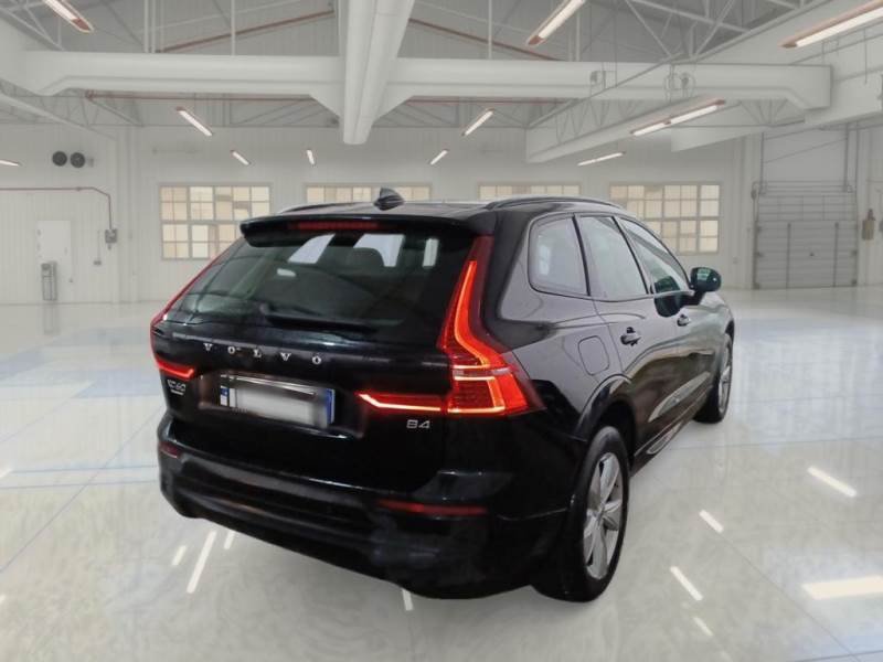Volvo XC60 B4 Essential - Diesel - Automatic - 197 hp - 87.334 km