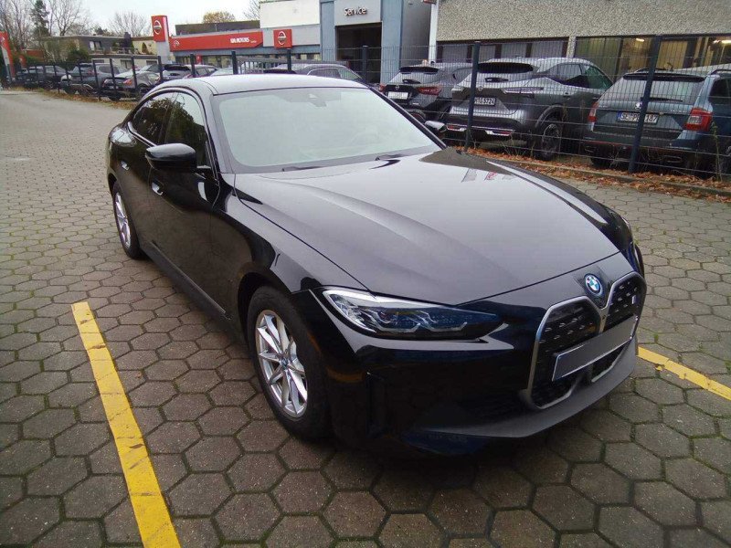 BMW i4 40 - Electric - Automatic - 340 hp - 17.884 km 