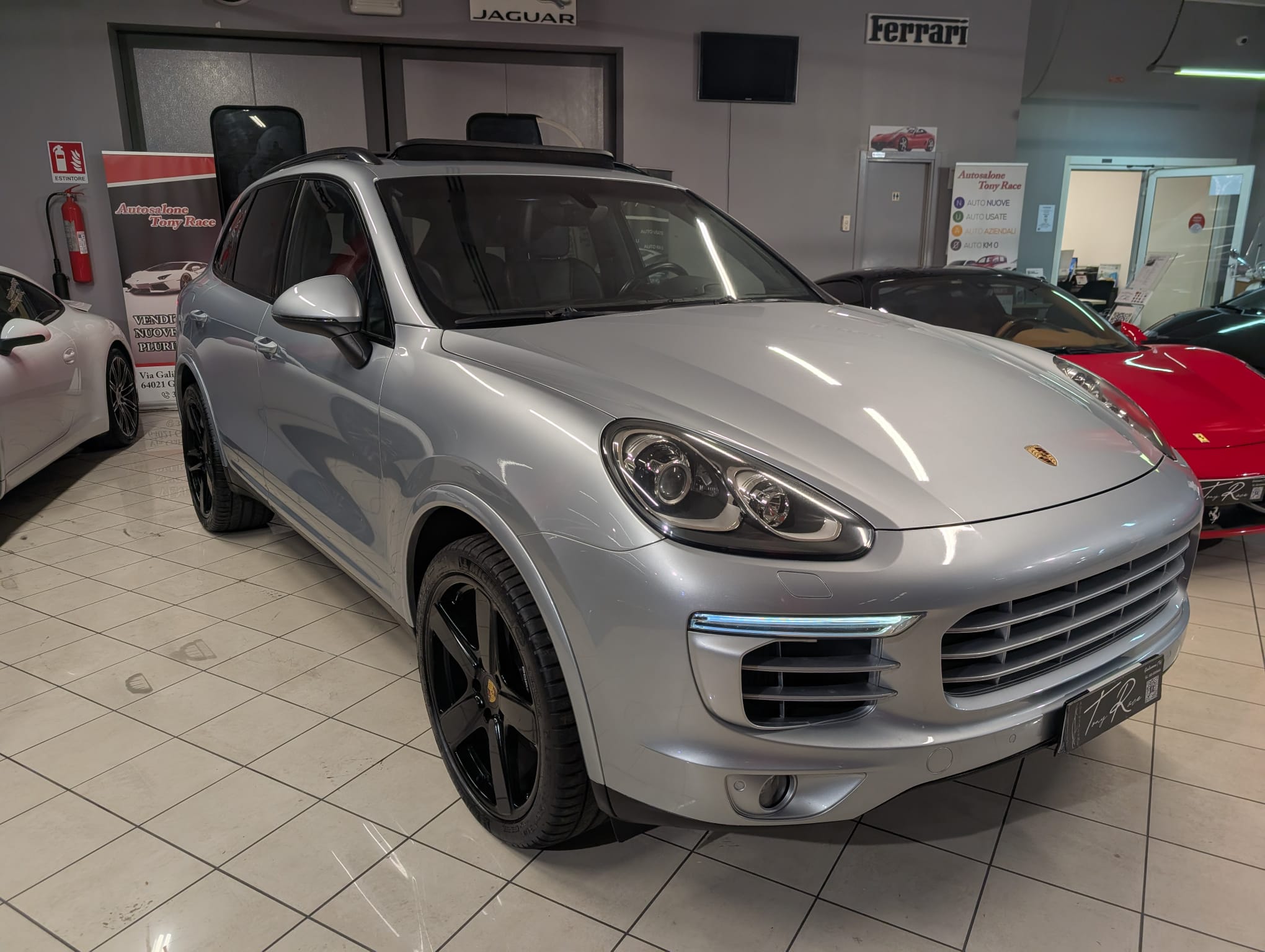 Porsche Cayenne 3.0 Platinum - AWD - Diesel - Automatic - 250 hp - 97.509 km Platinum