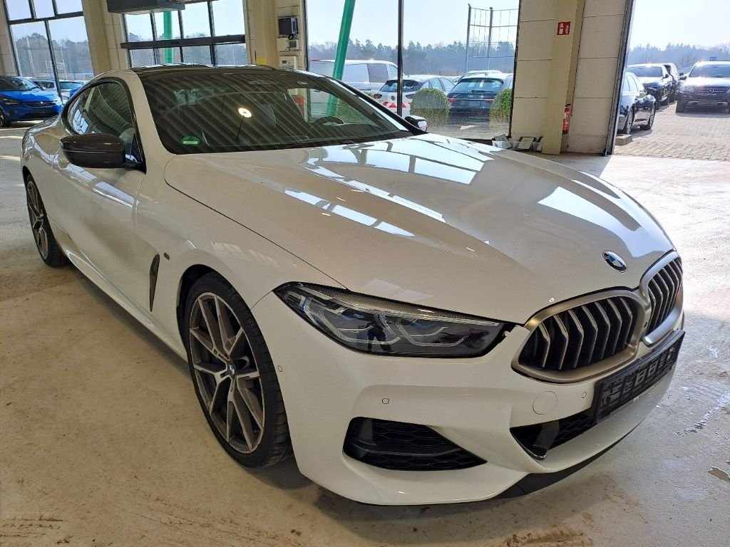 BMW 8 Series M850 4.4 - xDrive - Petrol - Automatic - 523 hp - 117.578 km 