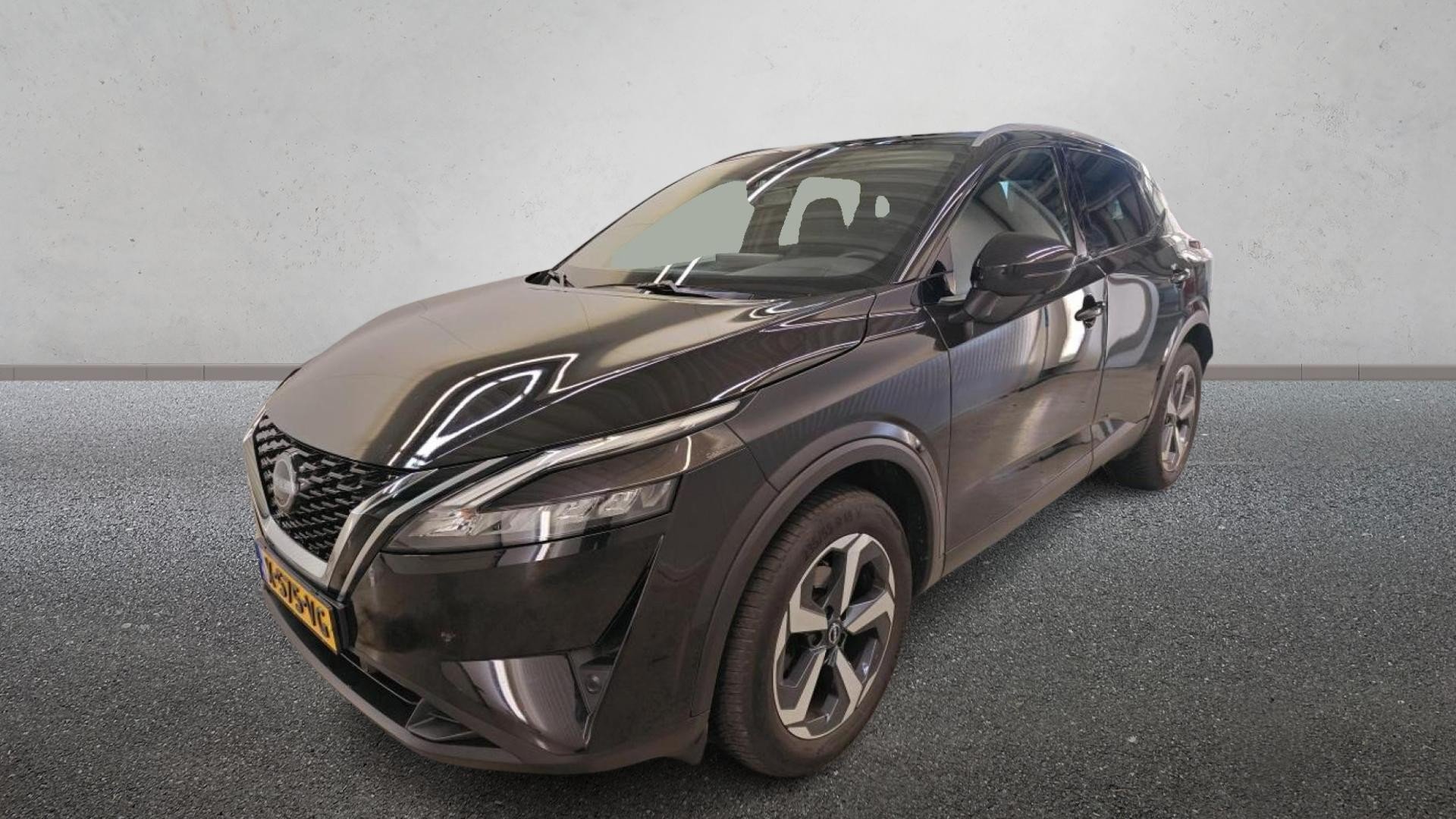 Nissan Qashqai 1.3 N-connecta - Petrol - Automatic - 158 hp - 44.569 km