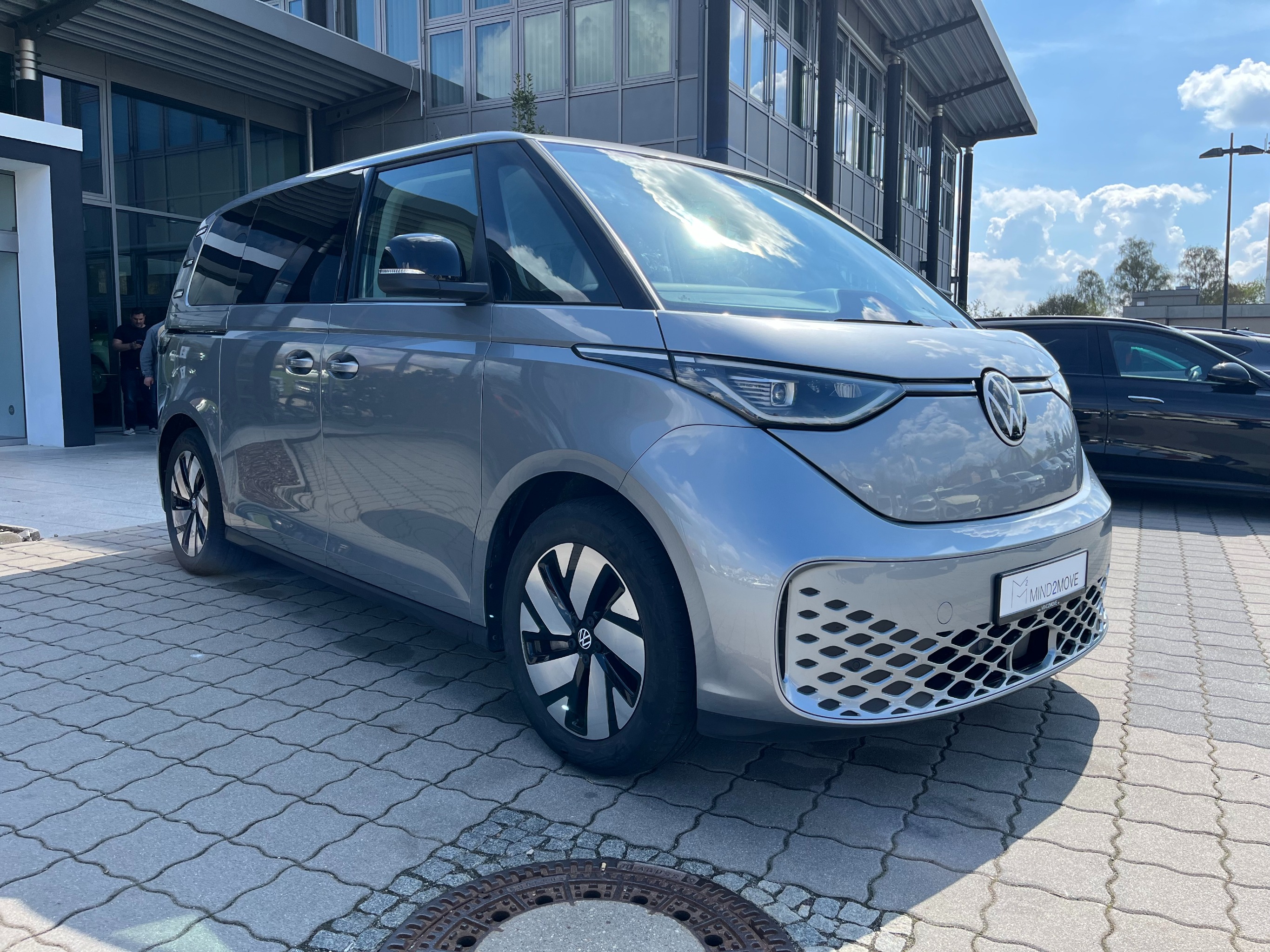 Volkswagen ID.Buzz Pro - Electric - Automatic - 204 hp - 5.206 km 