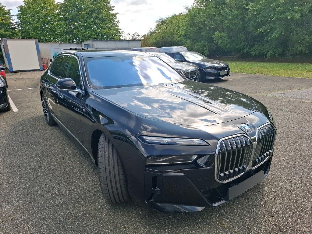 BMW i7 60 M Sport - xDrive - Electric - Automatic - 544 hp - 10.240 km M Sport