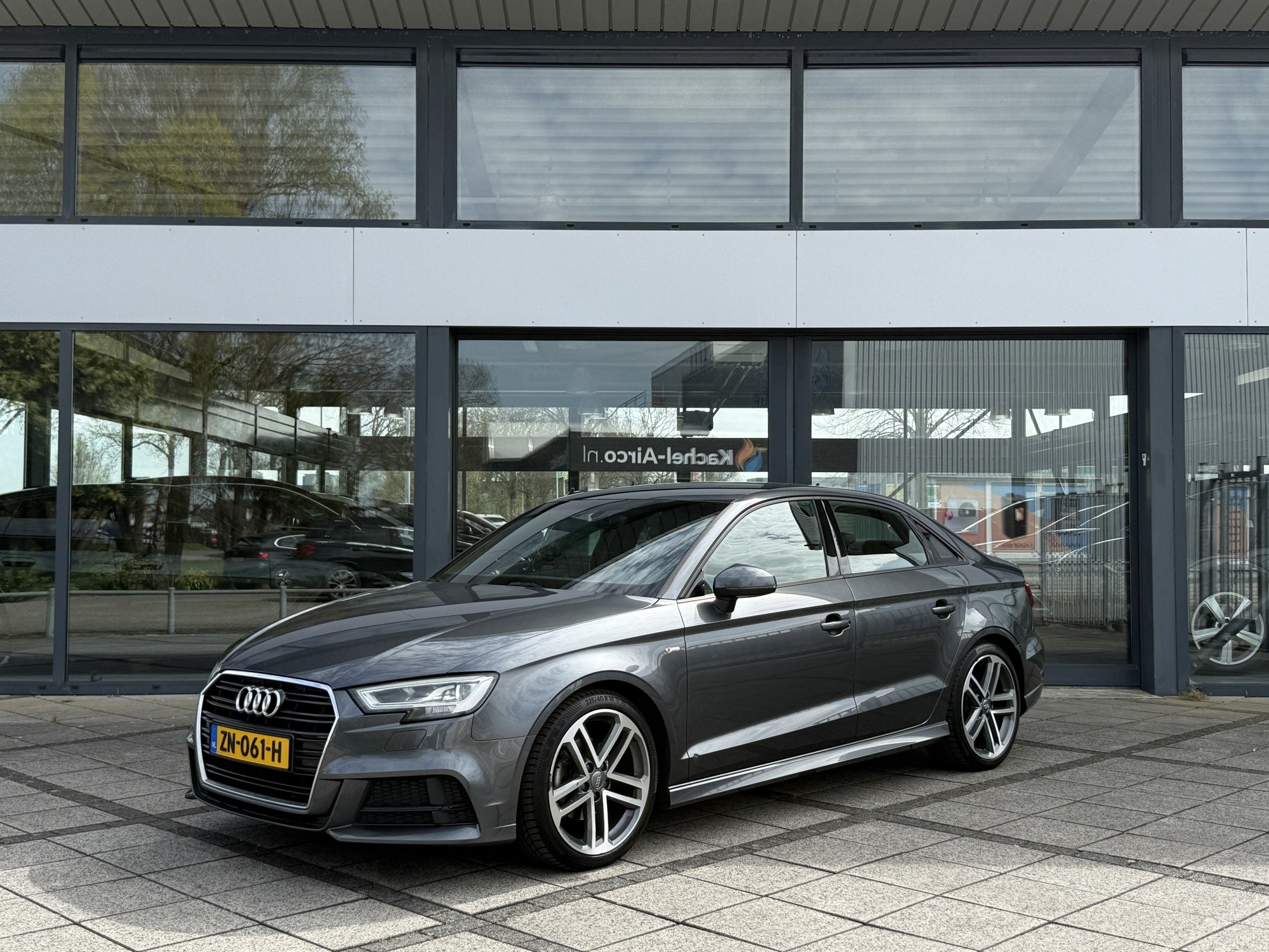 Audi A3 30 TFSI Advance - Petrol - Manual - 116 hp - 206.413 km