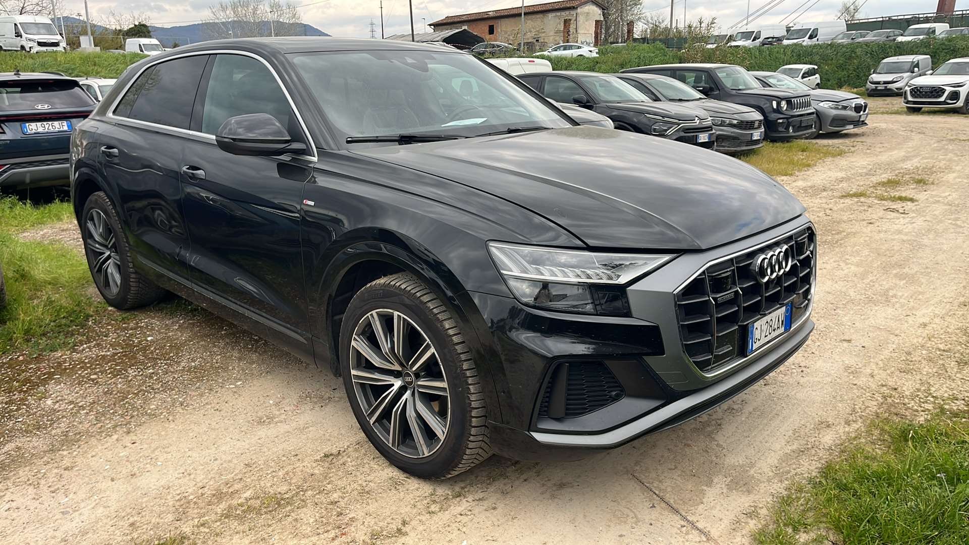Audi Q8 45 TDI Sport - Hybrid - Automatic - 231 hp - 146.163 km Sport