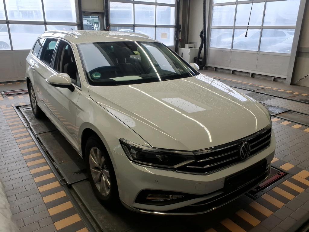 Volkswagen Passat Variant 2.0 TDI Elegance - Diesel - Automatic - 150 hp - 98.570 km Elegance