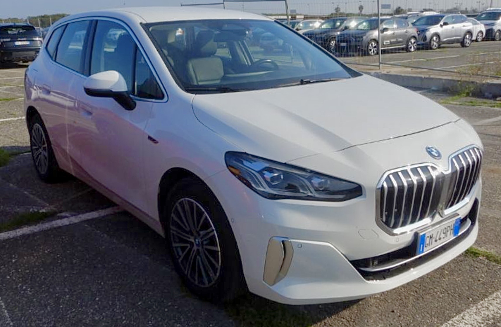 BMW 2 Series Active Tourer 225e Luxury - xDrive - Hybrid - Automatic - 245 hp - 111.261 km Luxury