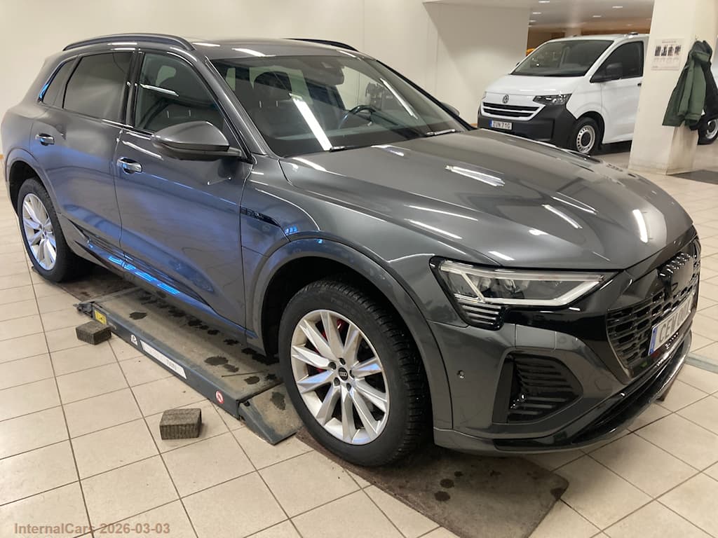 Audi Q8 E-tron 50 - Electric - Automatic - 340 hp - 46.500 km 