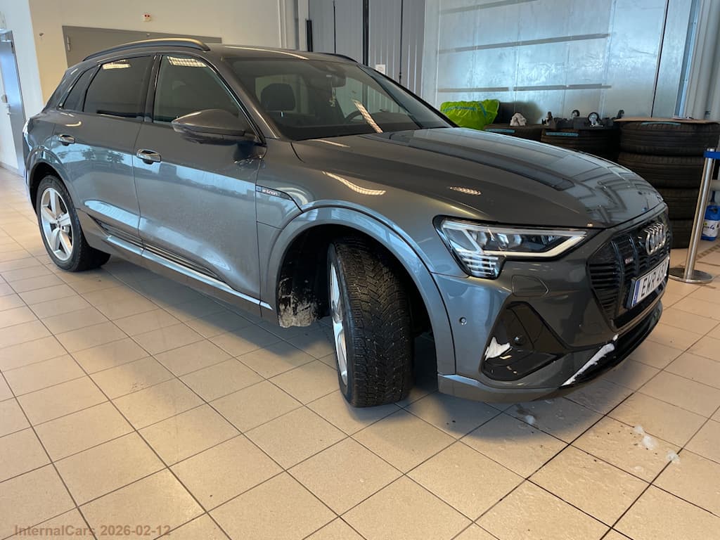 Audi E-Tron 55 - Quattro - Electric - Automatic - 408 hp - 110.800 km 