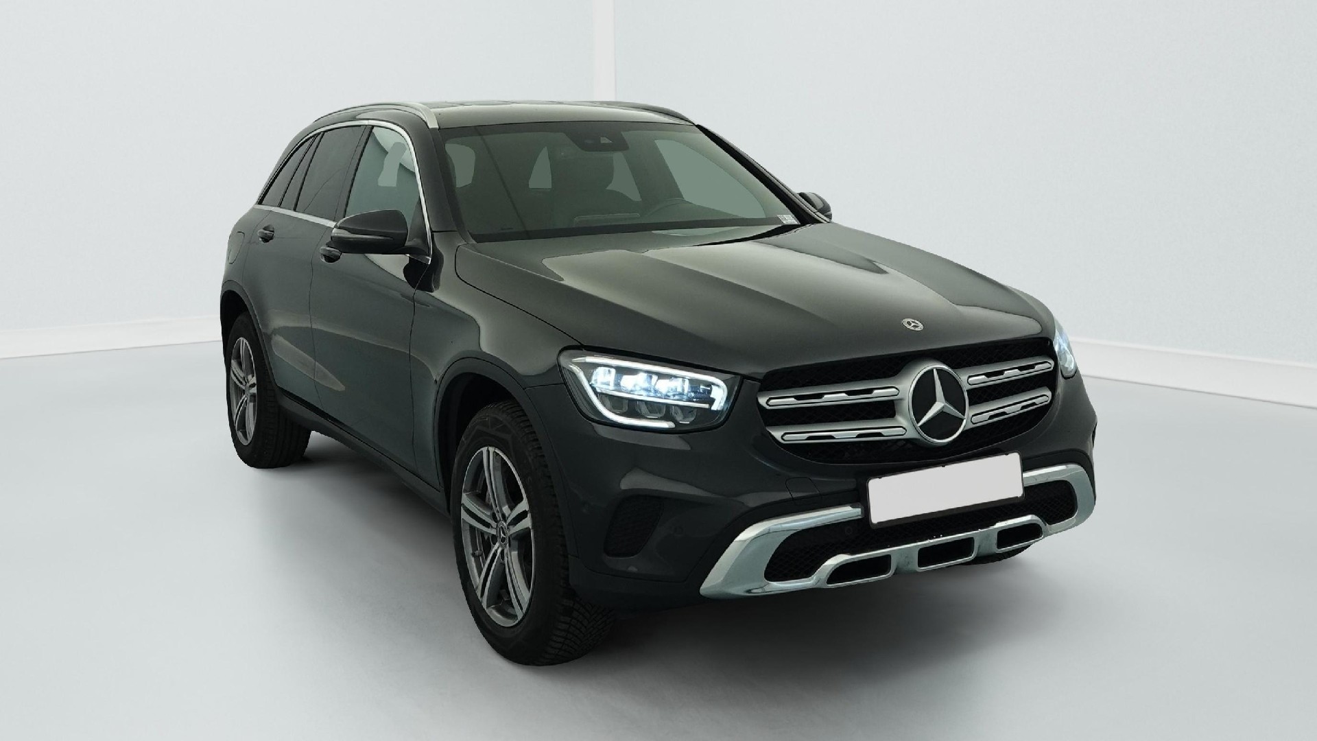 Mercedes-Benz GLC 300e Business Line - Hybrid - Automatic - 211 hp - 43.072 km Business Line