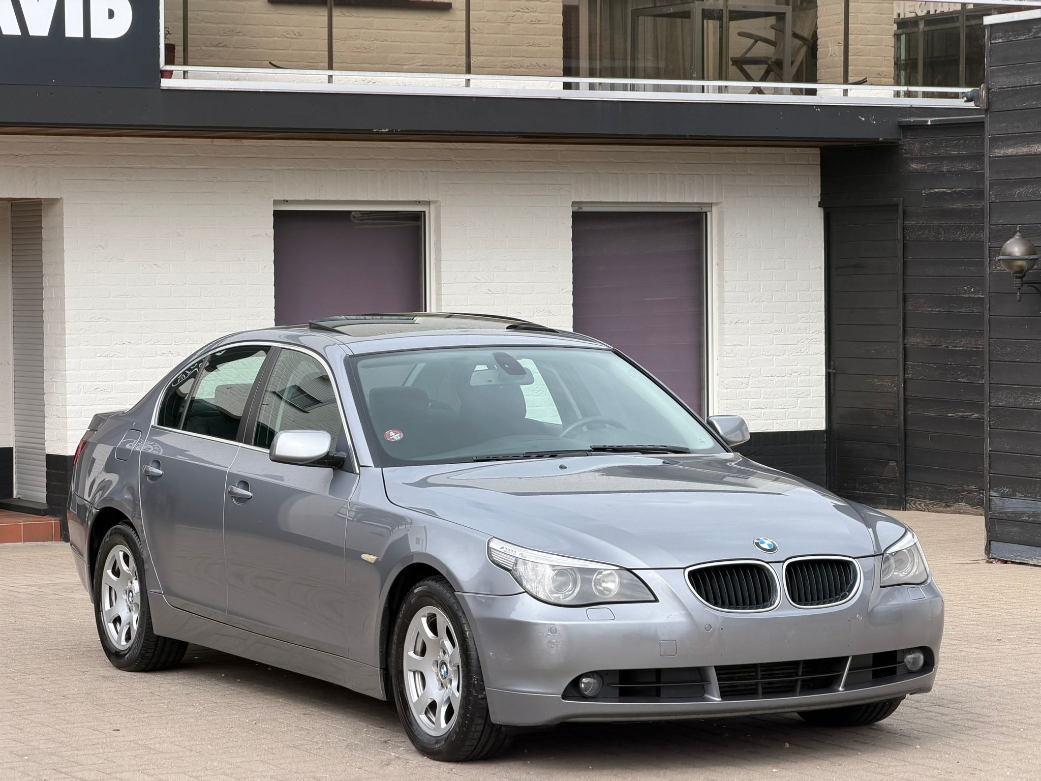 BMW 5 Series 520d - Diesel - Manual - 150 hp - 301.799 km 