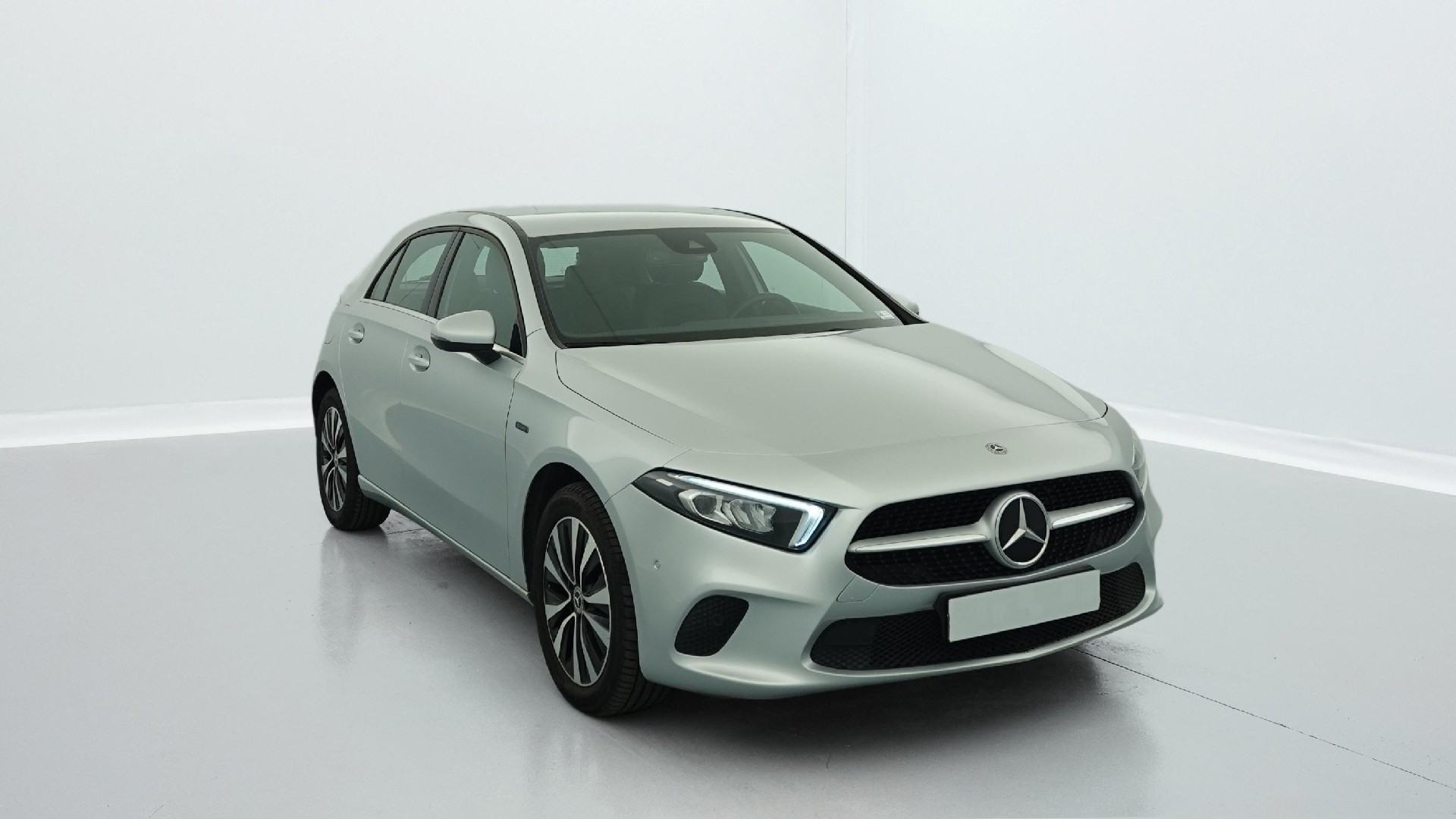 Mercedes-Benz A Business Line - Hybrid - Automatic - 161 hp - 28.846 km Business Line