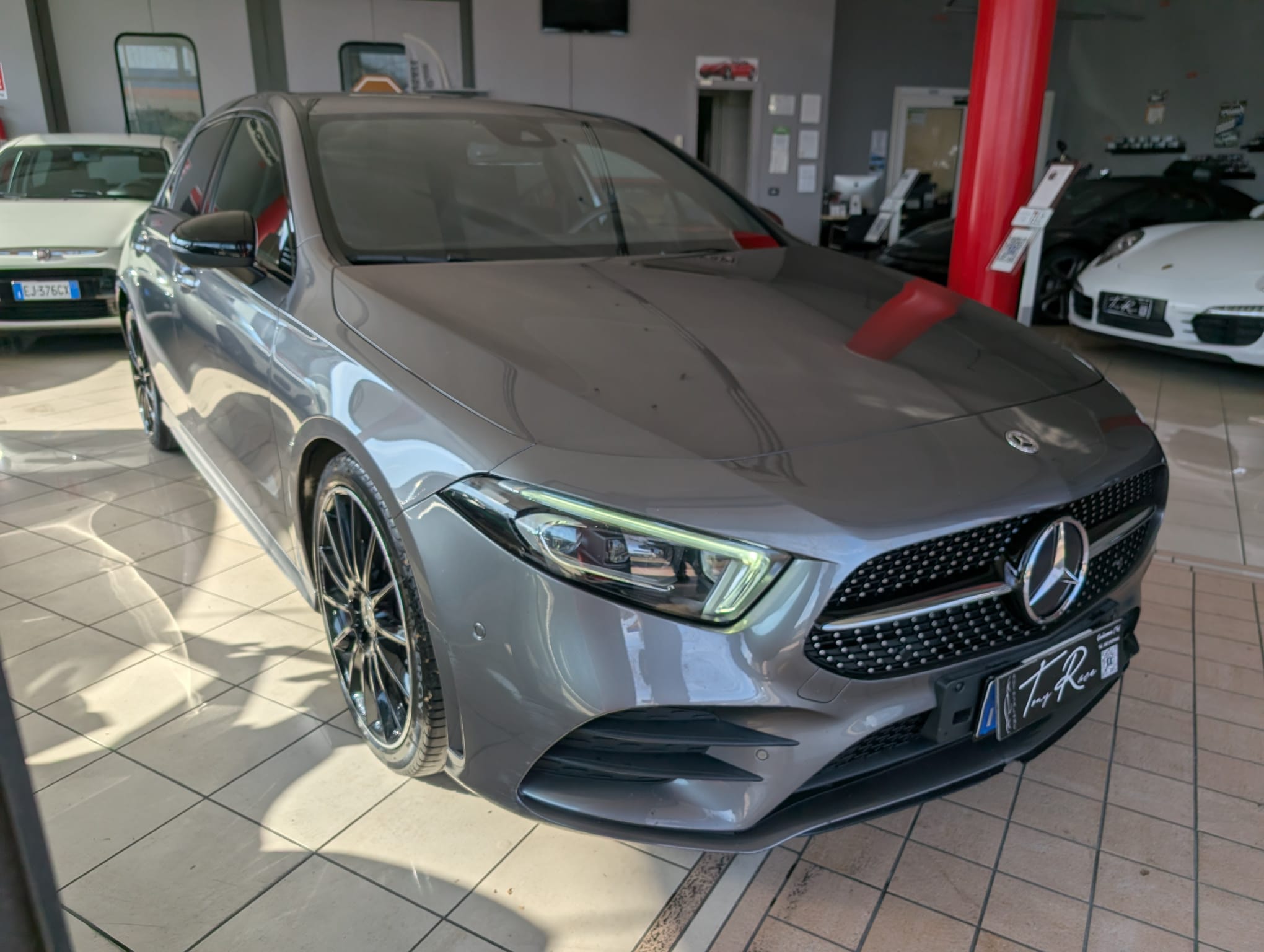 Mercedes-Benz A 180d Premium - Diesel - Automatic - 116 hp - 160.714 km Premium