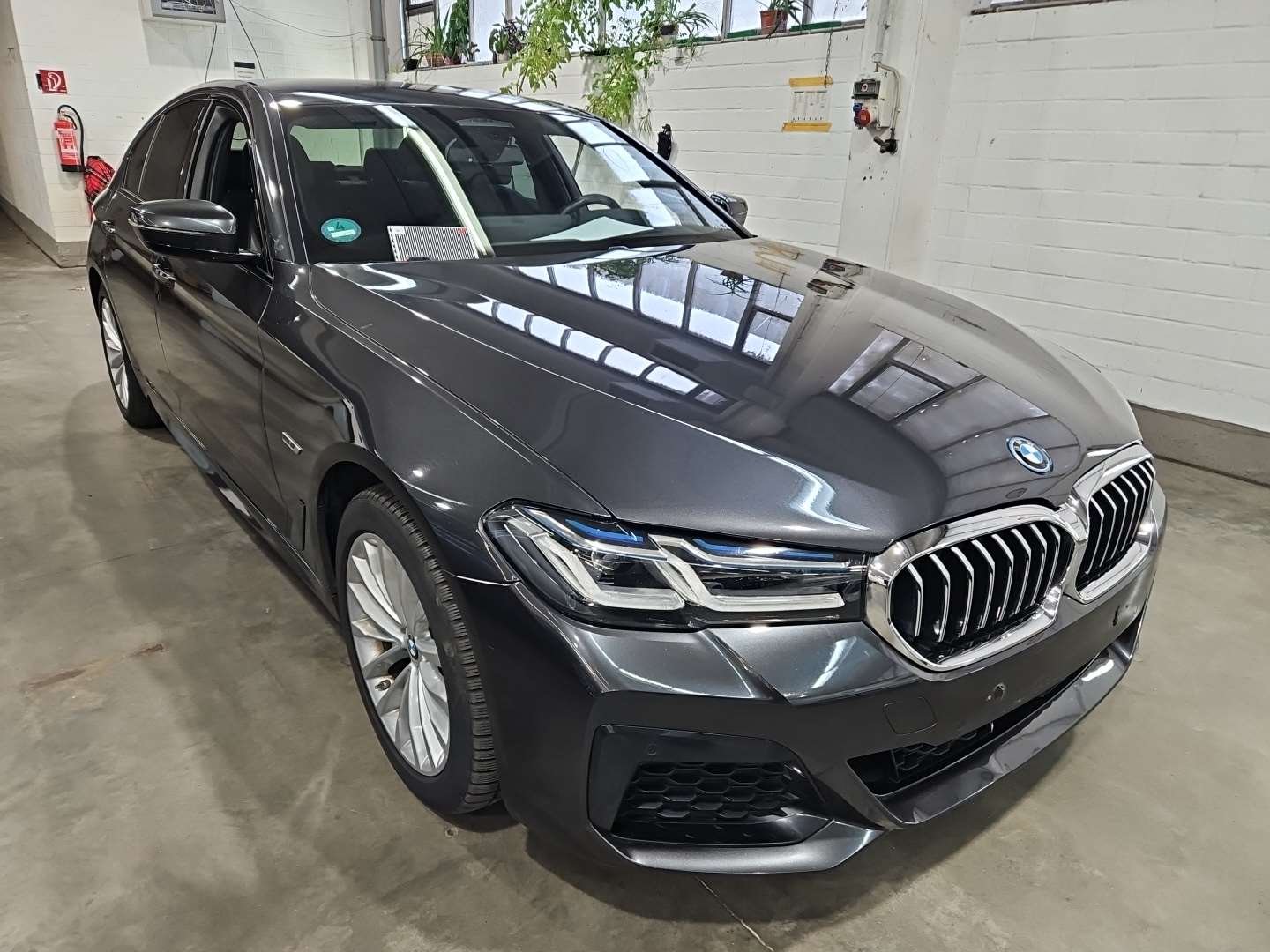 BMW 5 Series 530e - xDrive - Hybrid - Automatic - 184 hp - 147.678 km 