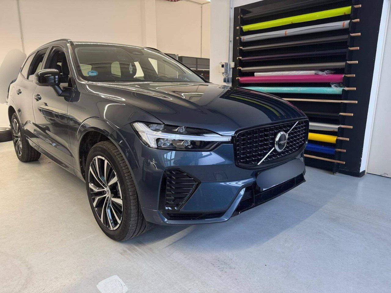 Volvo XC60 B4 Plus Dark - Petrol - Automatic - 197 hp - 20.307 km Plus Dark