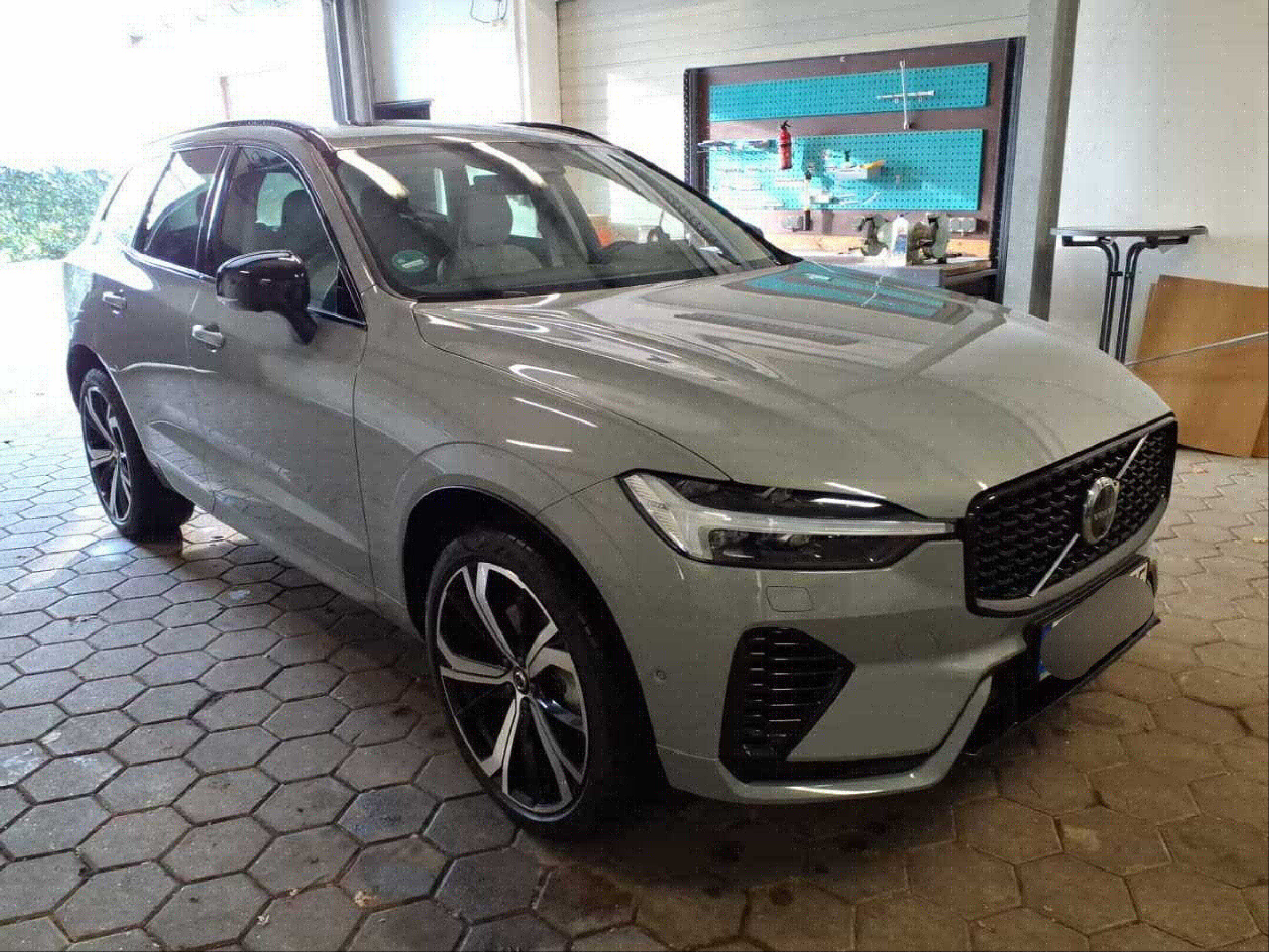 Volvo XC60 T8 Plus Dark - Hybrid - Automatic - 310 hp - 19.825 km Plus Dark