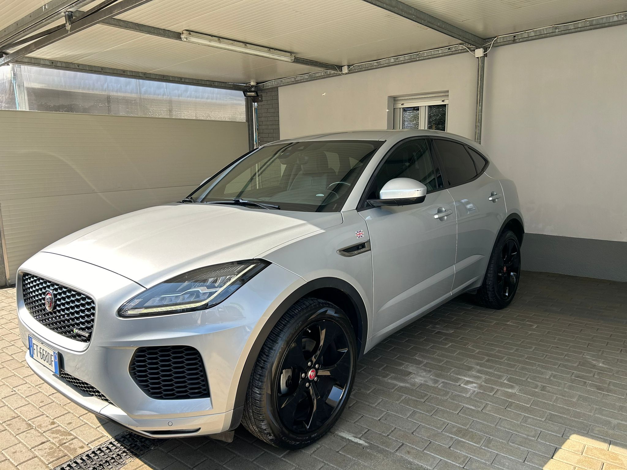 Jaguar E-Pace 2.0d R-Dynamic S - AWD - Diesel - Automatic - 149 hp - 102.964 km
