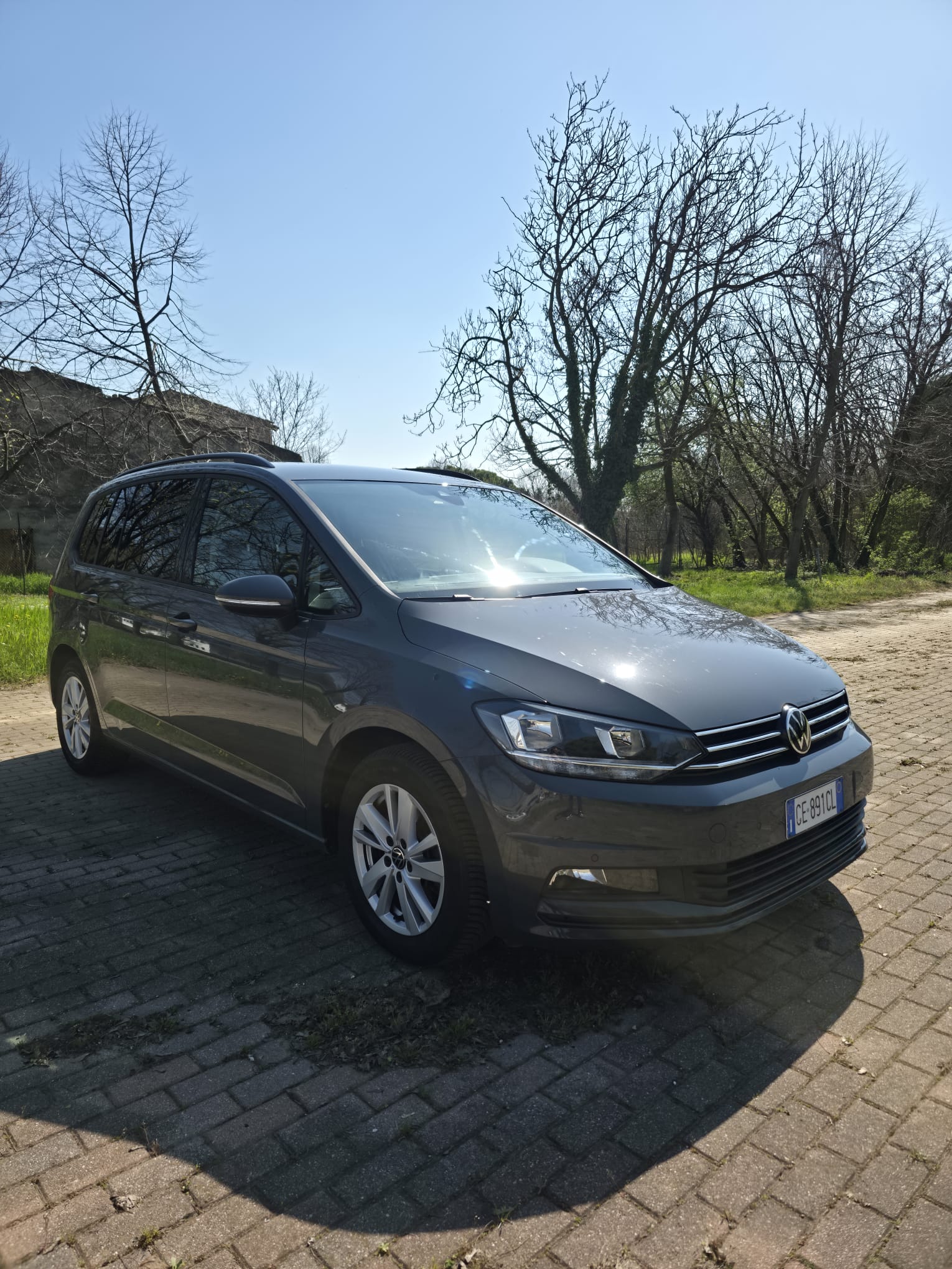 Volkswagen Touran 2.0 TDI Executive - Diesel - Automatic - 150 hp - 174.700 km Executive