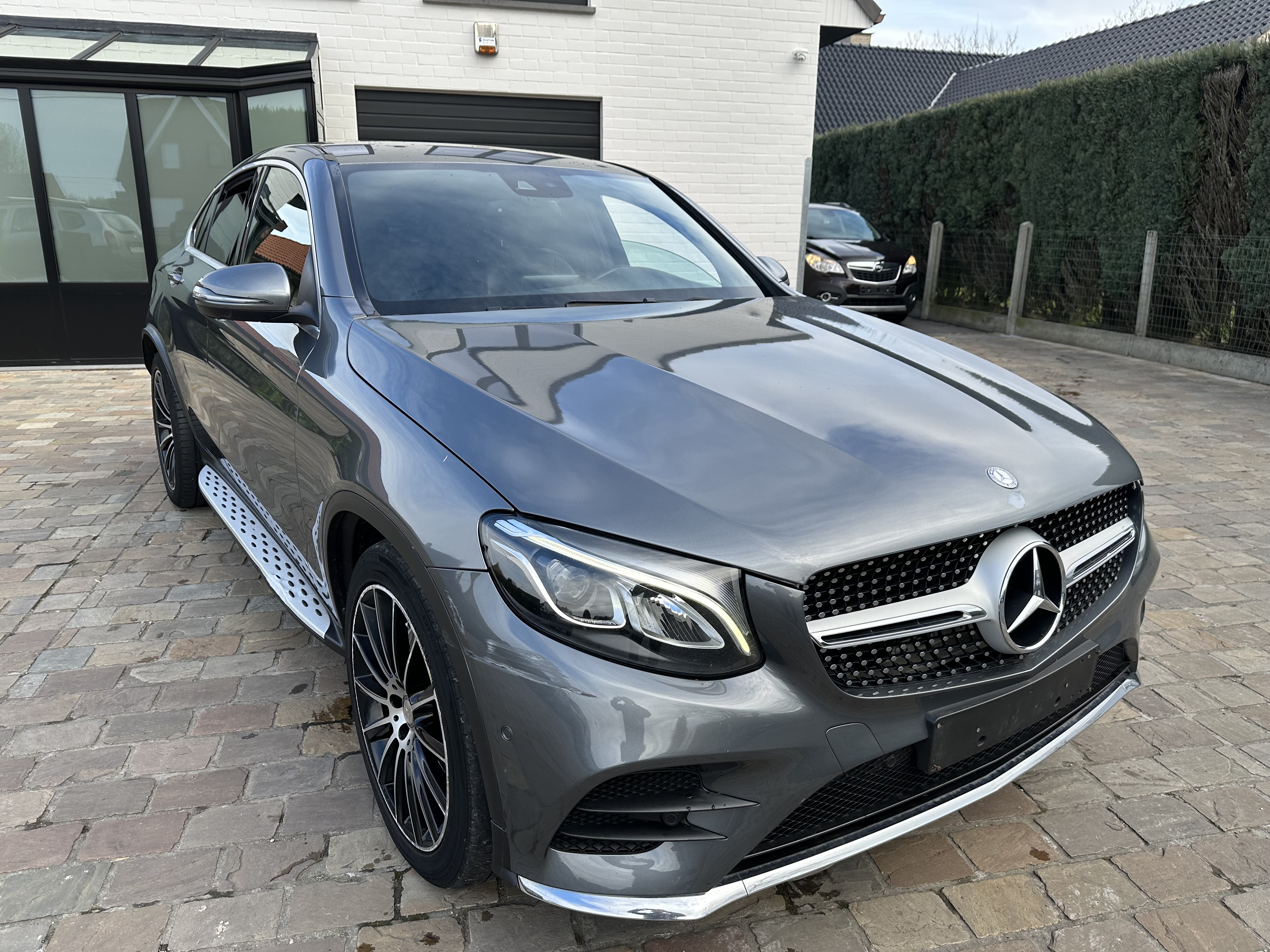 Mercedes-Benz GLC Coupé 220d - 4-Matic - Diesel - Automatic - 163 hp - 235.281 km 