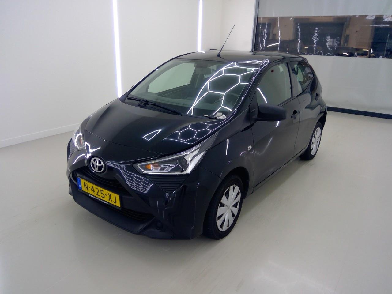 Toyota Aygo 1.0 VVT-i X-Fun - Petrol - Manual - 72 hp - 122.406 km