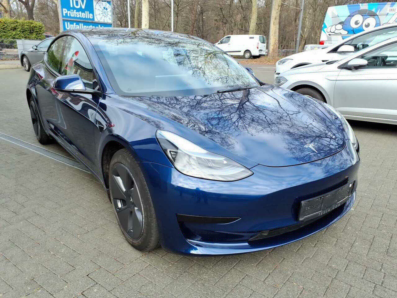 Tesla Model 3 - Electric - Automatic - 119 hp - 60.033 km 