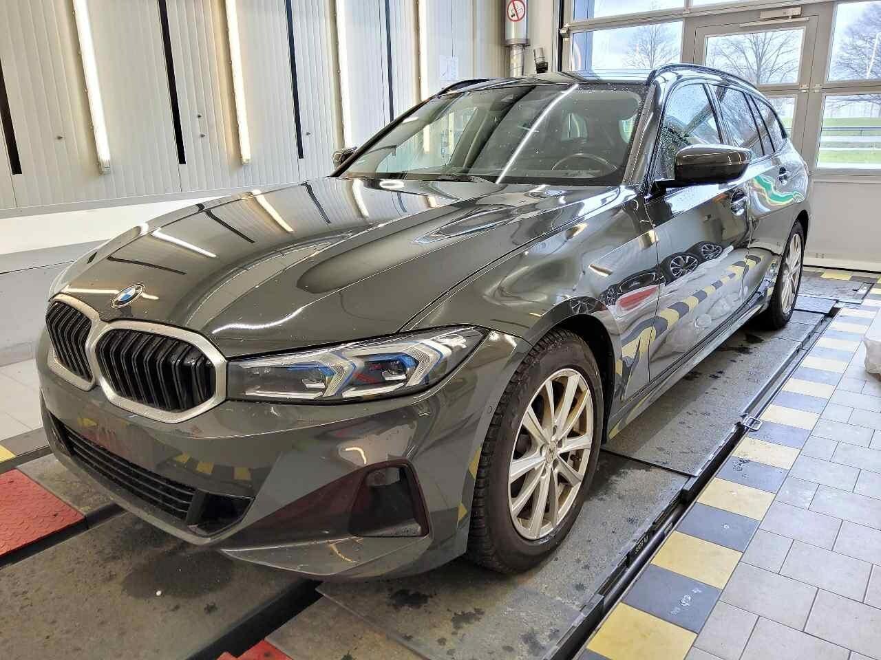 BMW 3 Series Touring 320d - xDrive - Diesel - Automatic - 190 hp - 151.586 km