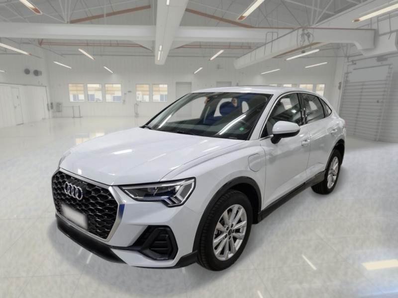 Audi Q3 Sportback 45 TFSIe Business - Hybrid - Automatic - 245 hp - 29.562 km Business