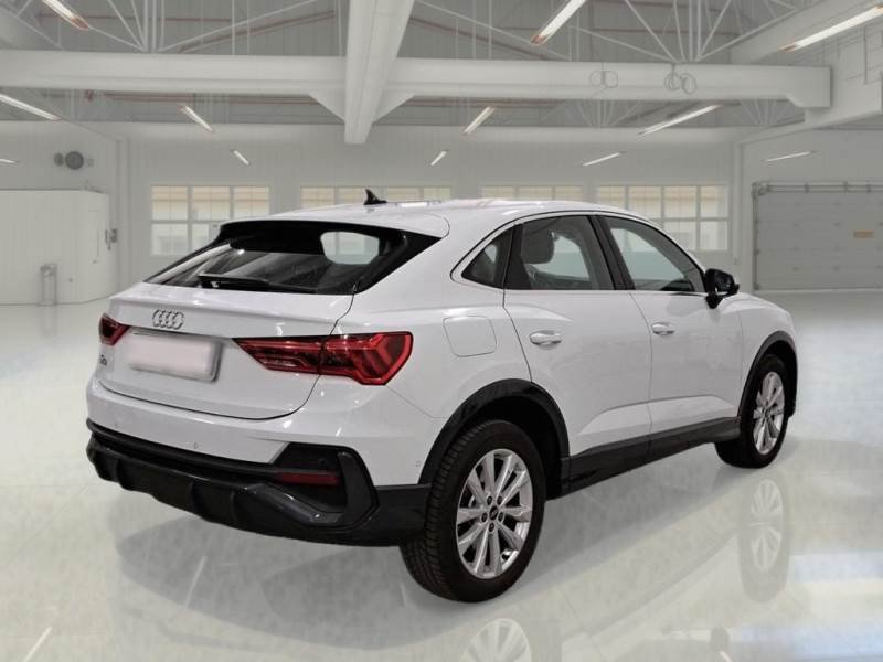 Audi Q3 Sportback 45 TFSIe Business - Hybrid - Automatic - 245 hp - 161.350 km