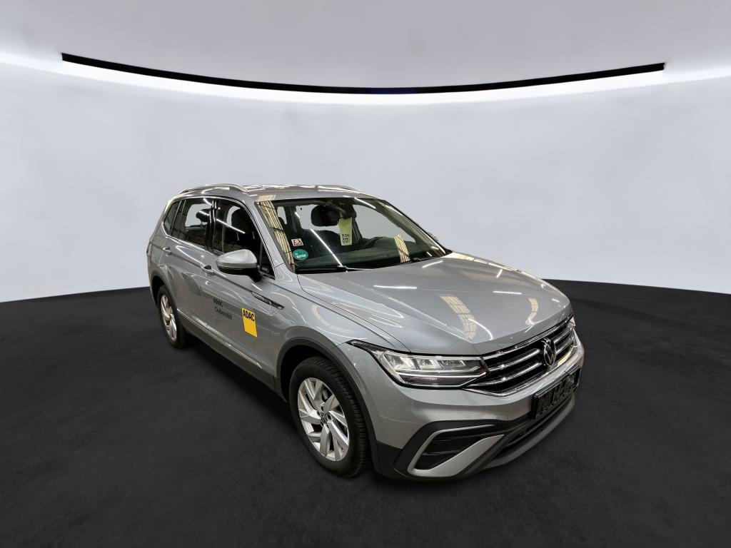 Volkswagen Tiguan Allspace 1.5 TSI Life - Petrol - Automatic - 150 hp - 39.192 km Life