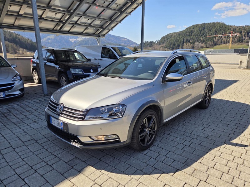 Volkswagen Passat Alltrack 2.0 TDI Highline - 4Motion - Diesel - Automatic - 177 hp - 214.131 km