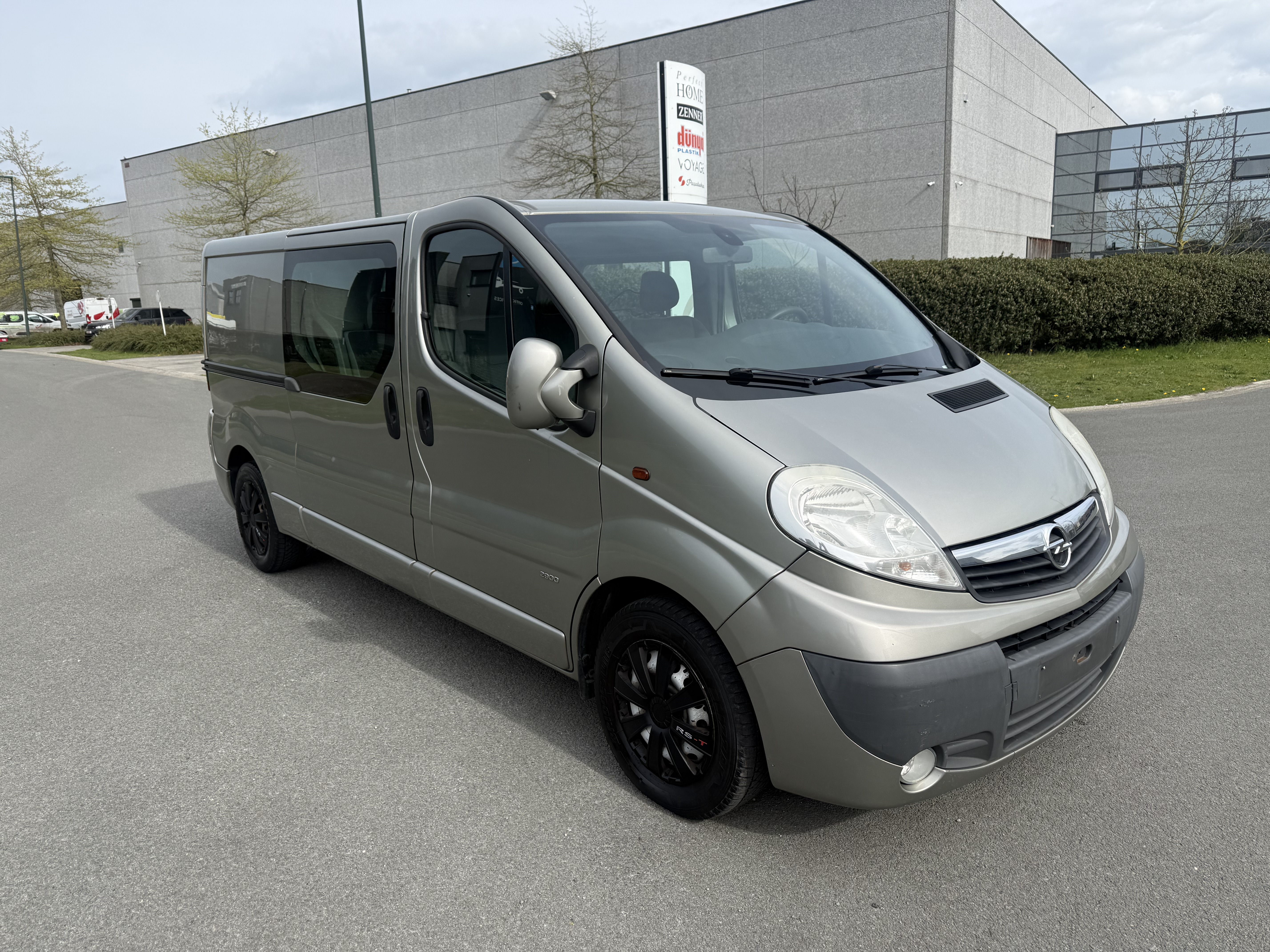 Opel Vivaro 2.0 CDTI - Diesel - Automatic - 114 hp - 369.633 km 