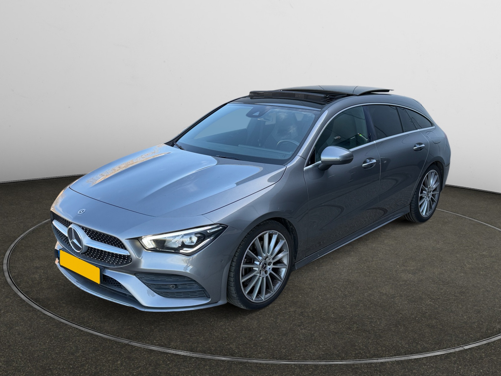 Mercedes-Benz CLA Shooting Brake 200 Premium - Petrol - Automatic - 164 hp - 143.748 km